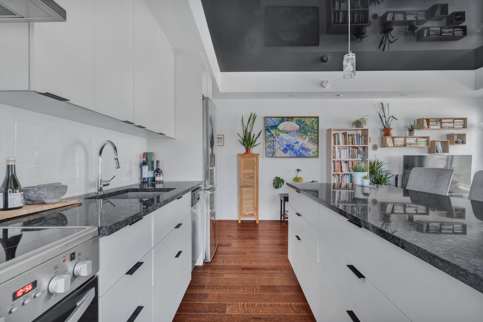Photo - Kitchen