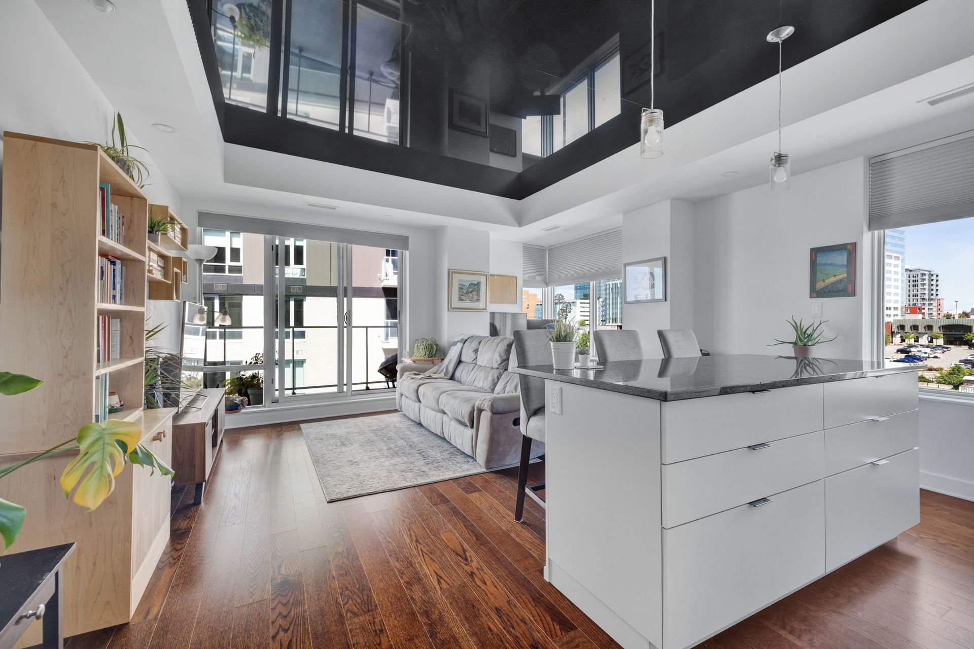 Photo - Kitchen