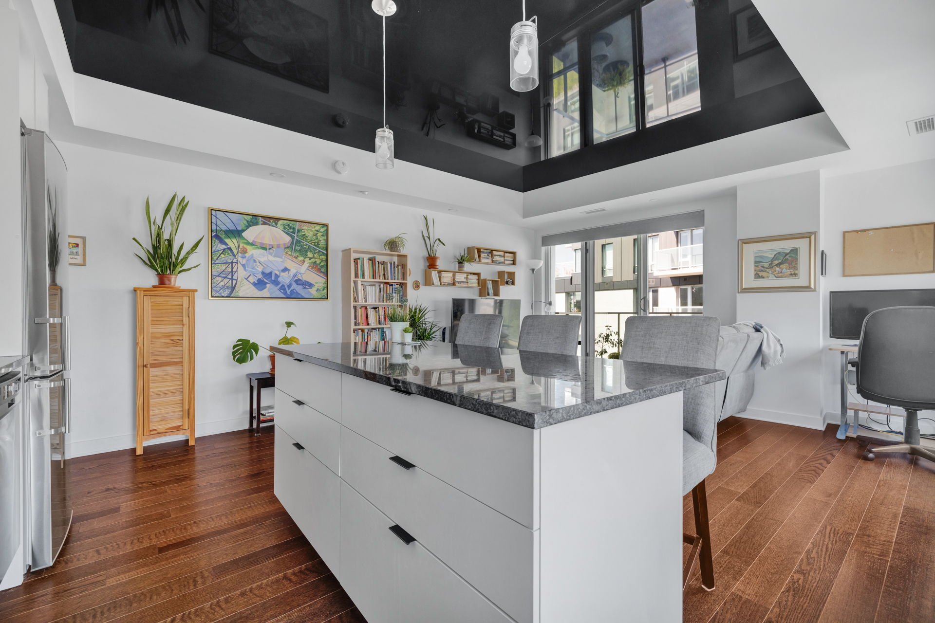 Photo - Kitchen