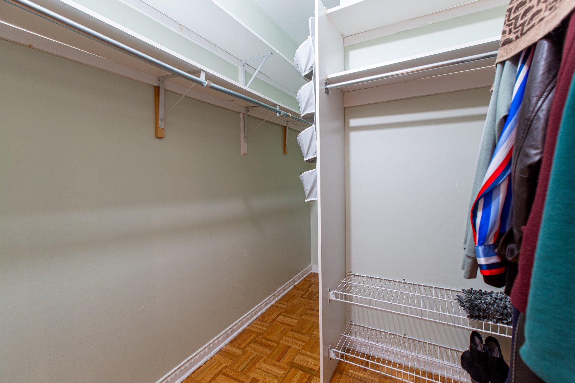 Photo - Penderie (Walk-in)