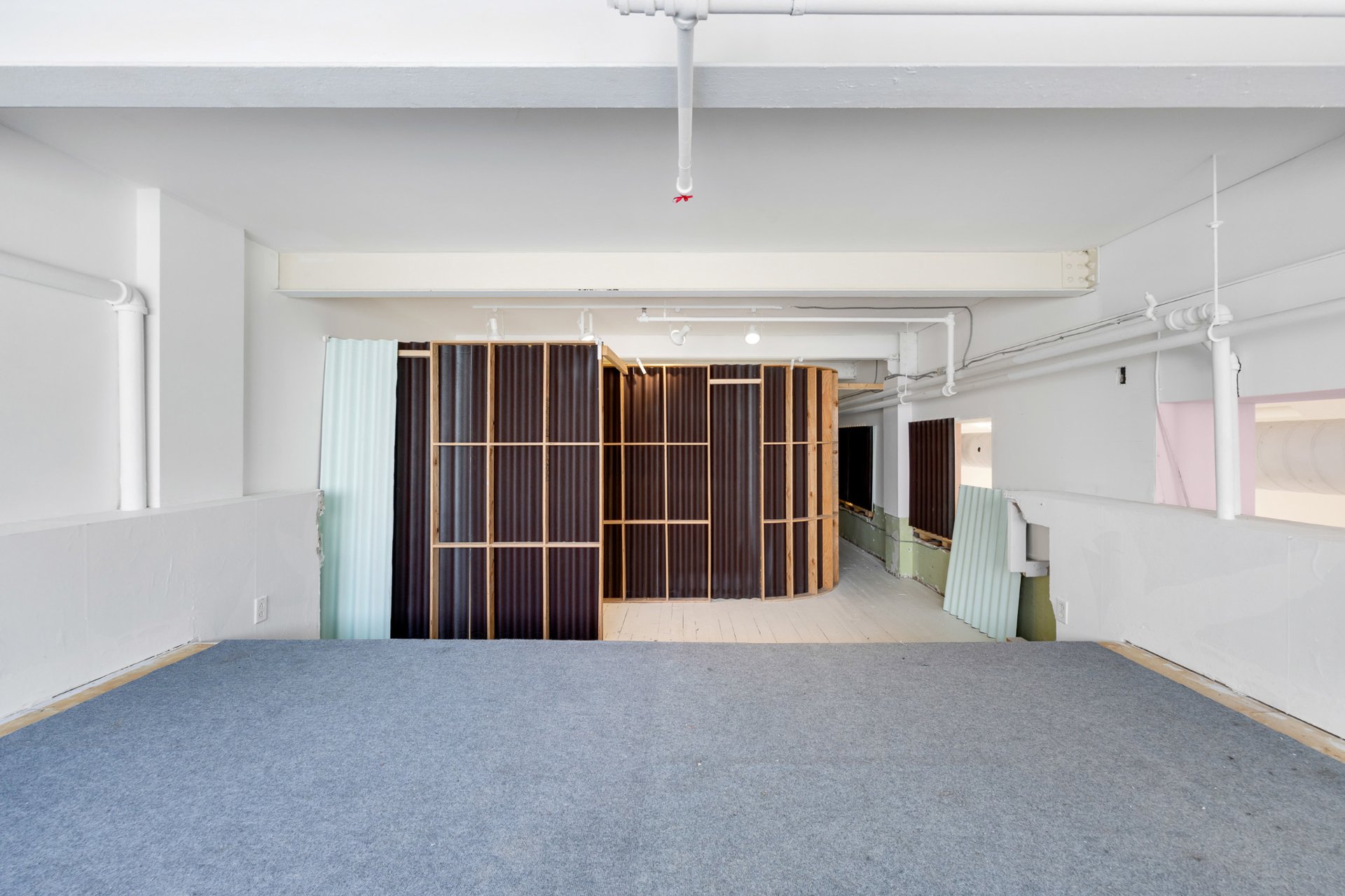 Photo - Mezzanine