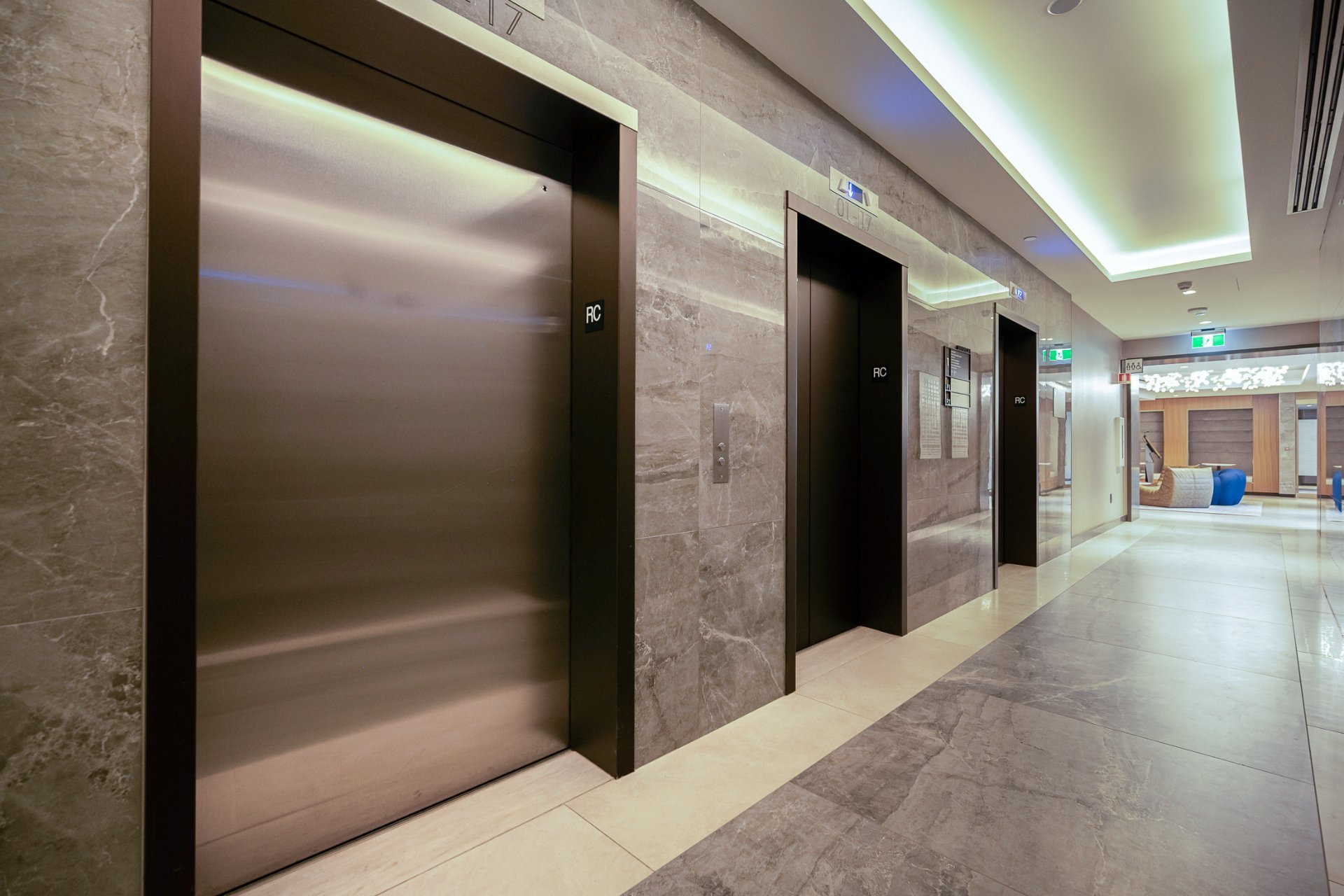 Photo - Elevator