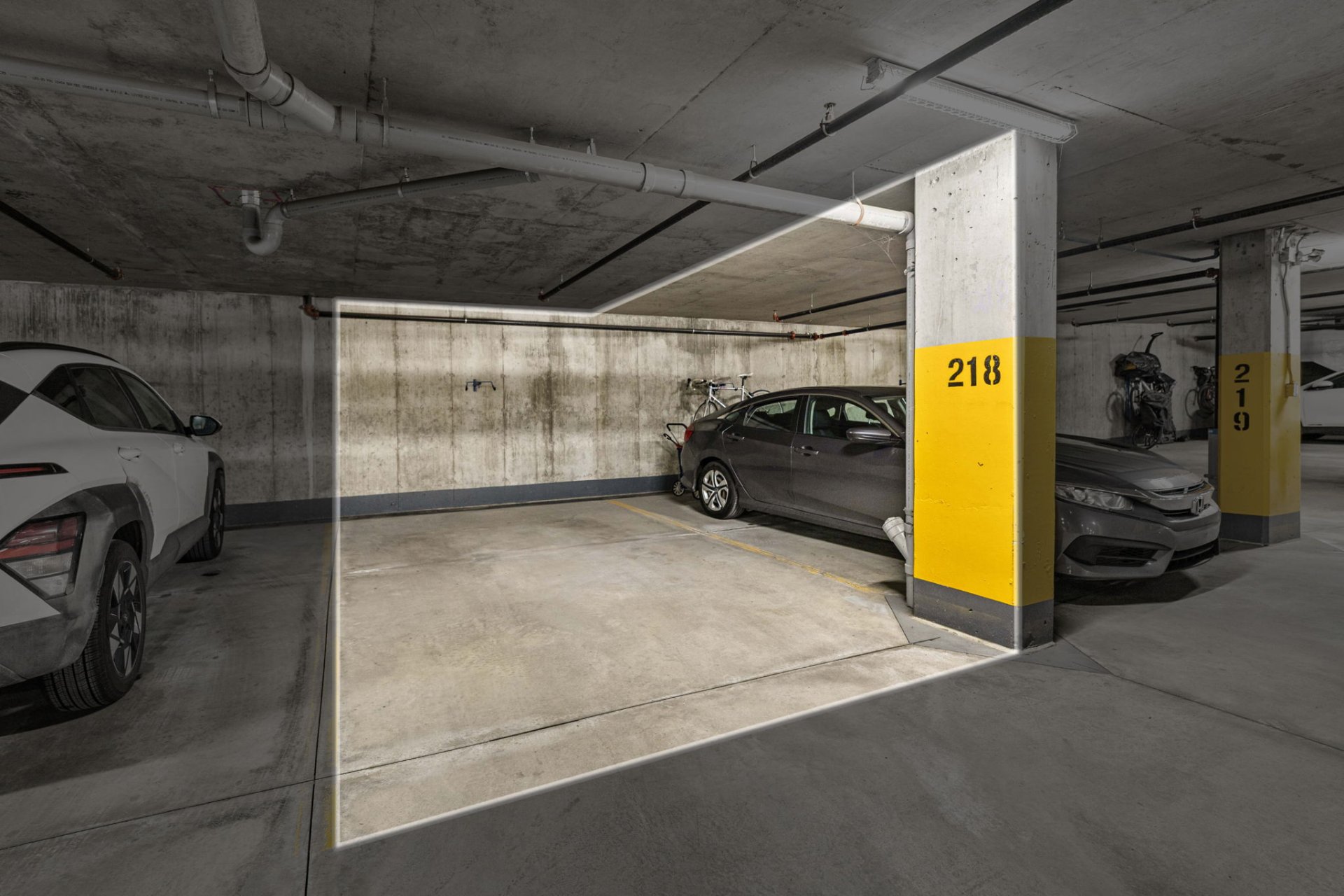 Photo - Garage