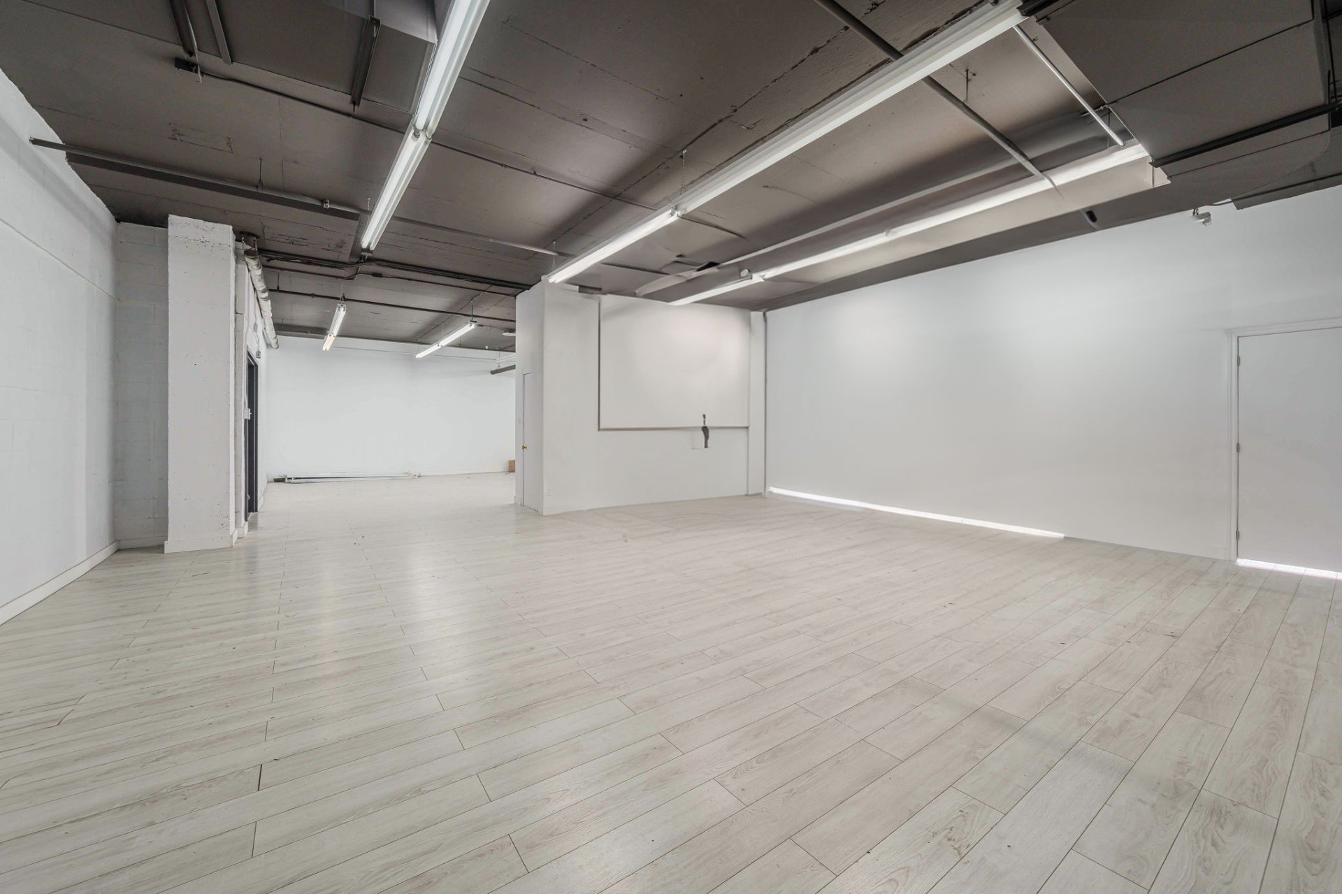 Photo - Reception Area