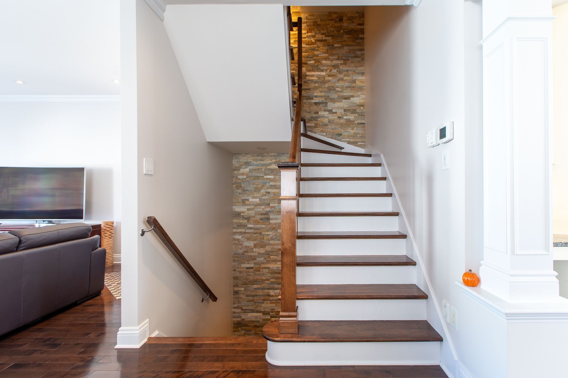 Photo - Interior
