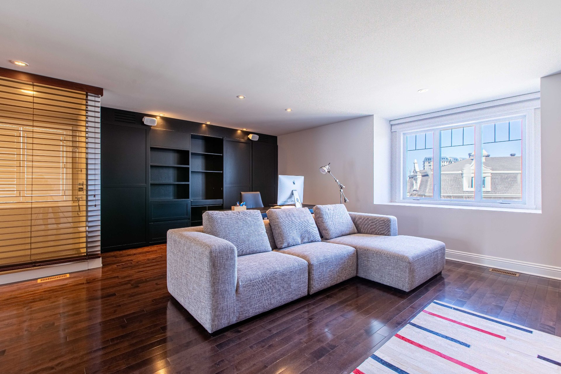 Photo - Family room
