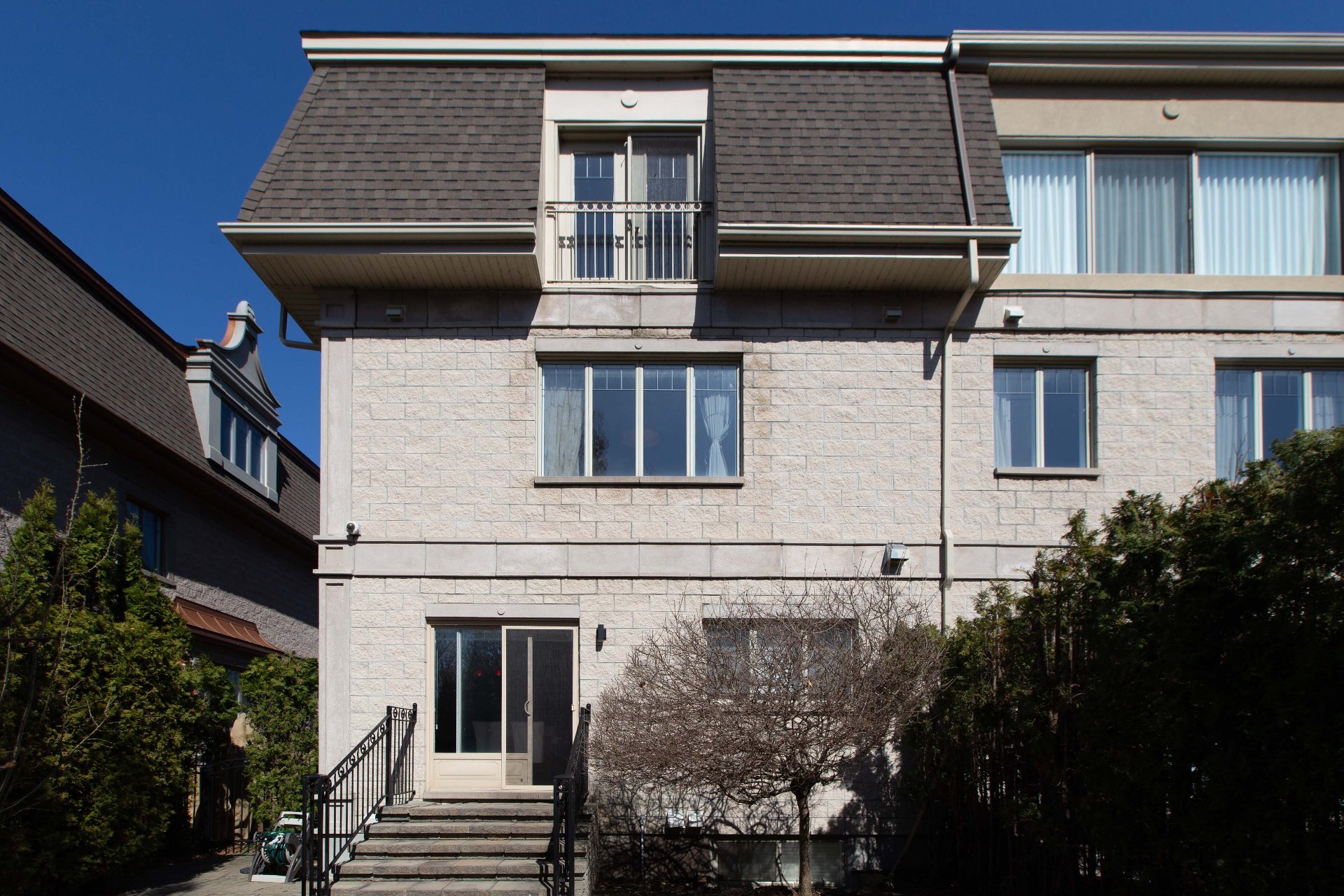 Photo - Exterior