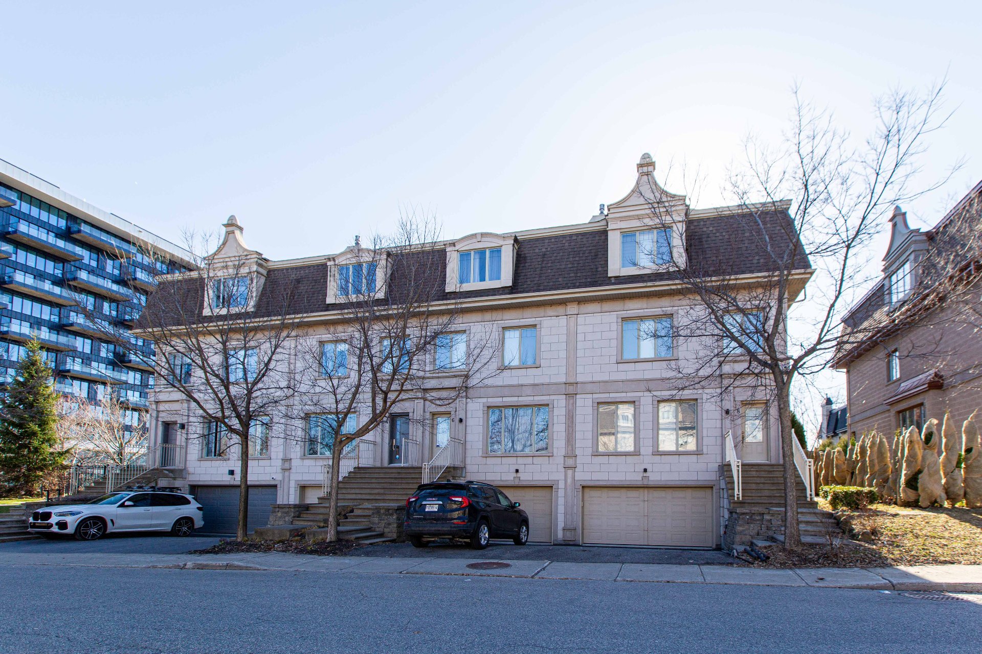 Photo - Exterior