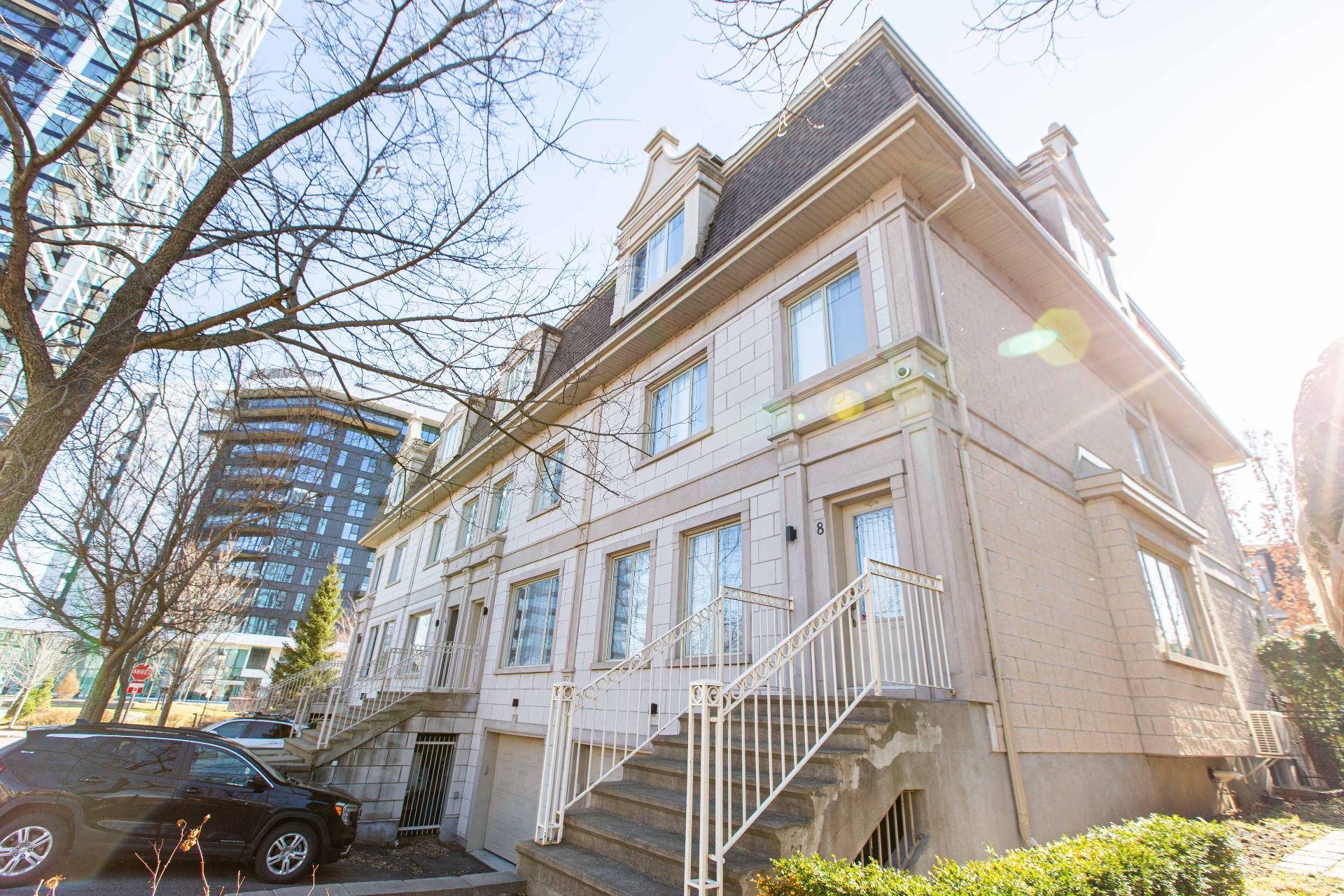 Photo - Exterior
