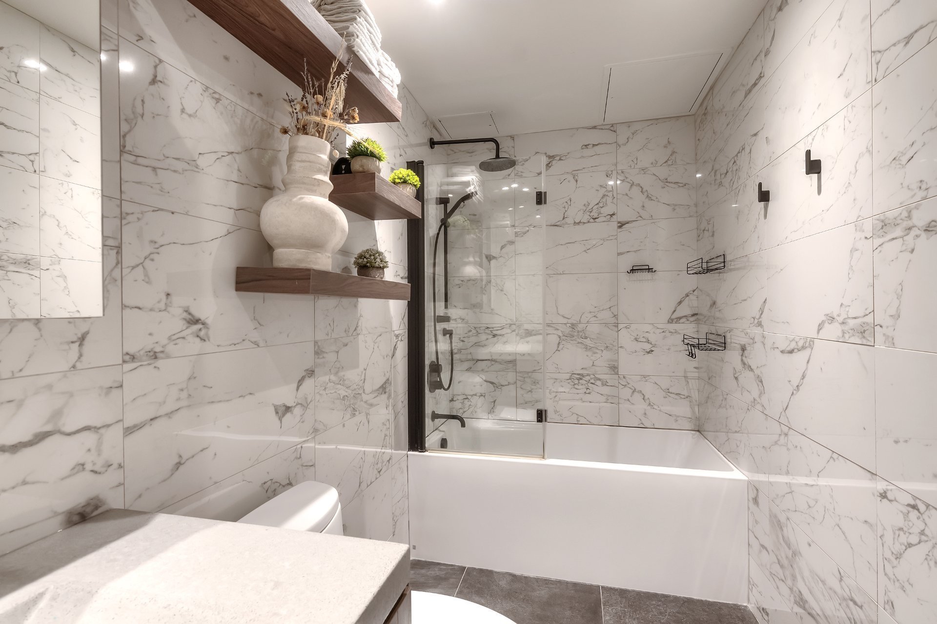 Photo - Salle de bains attenante à la CCP