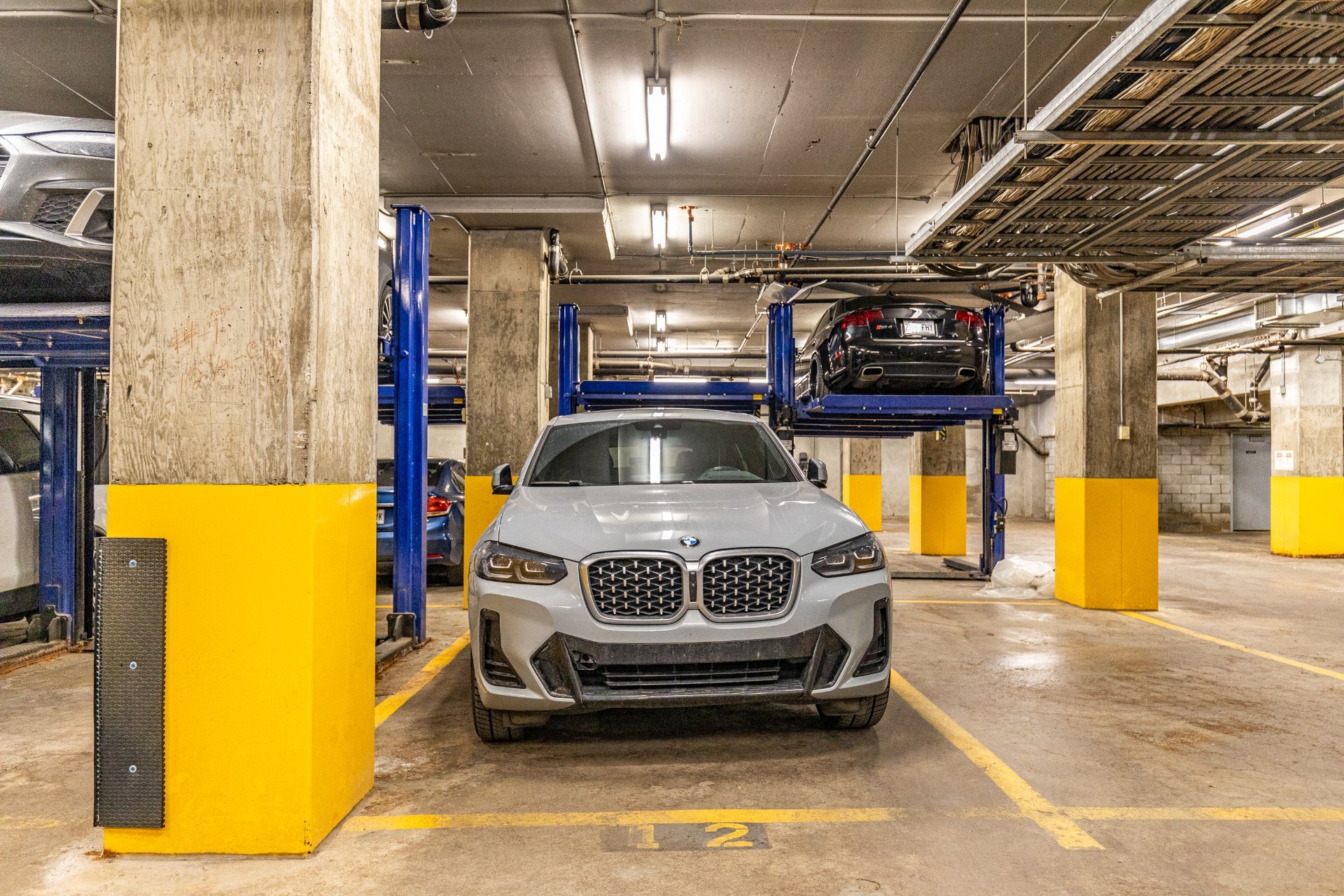 Photo - Garage