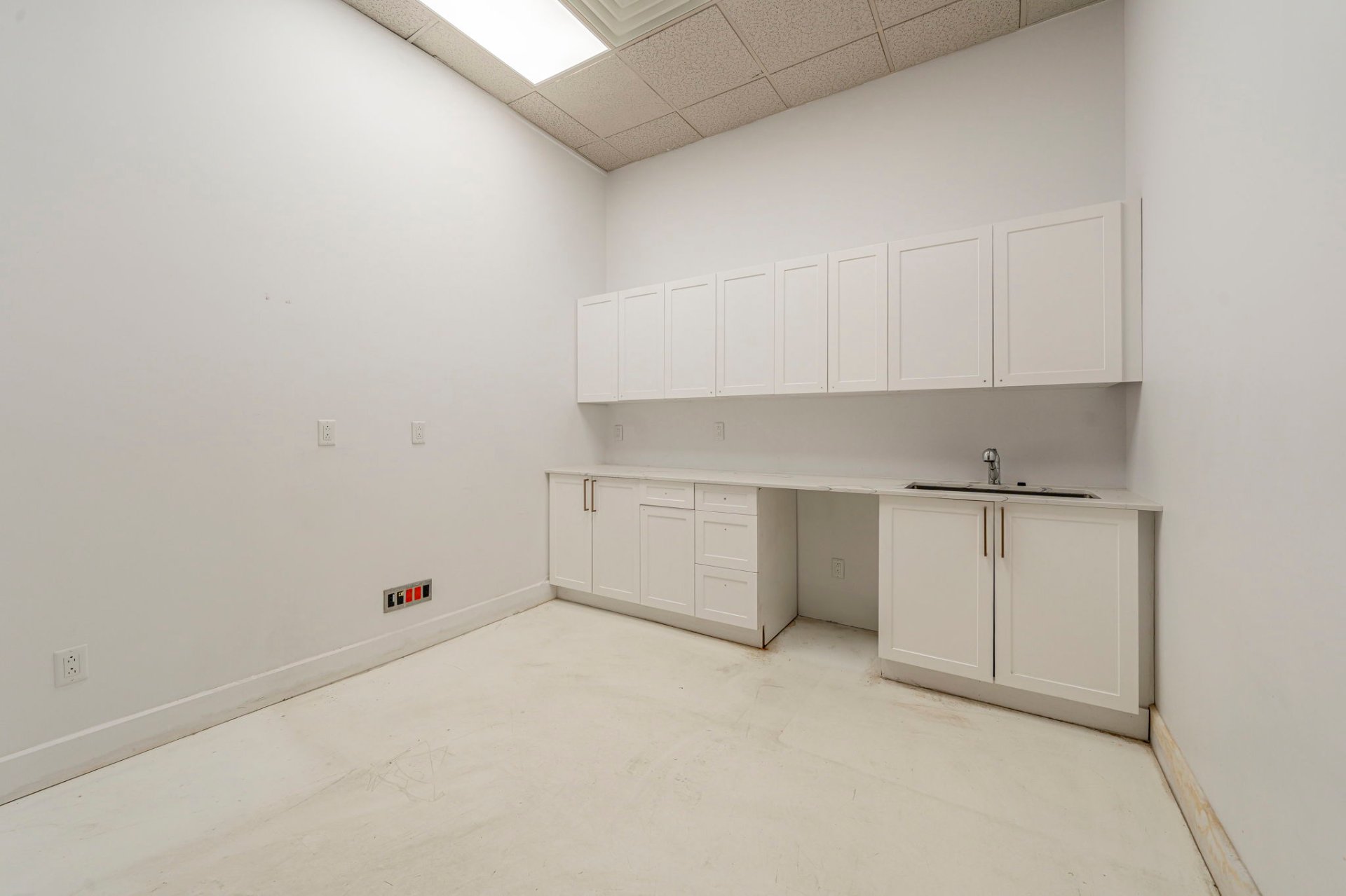 Photo - Kitchenette