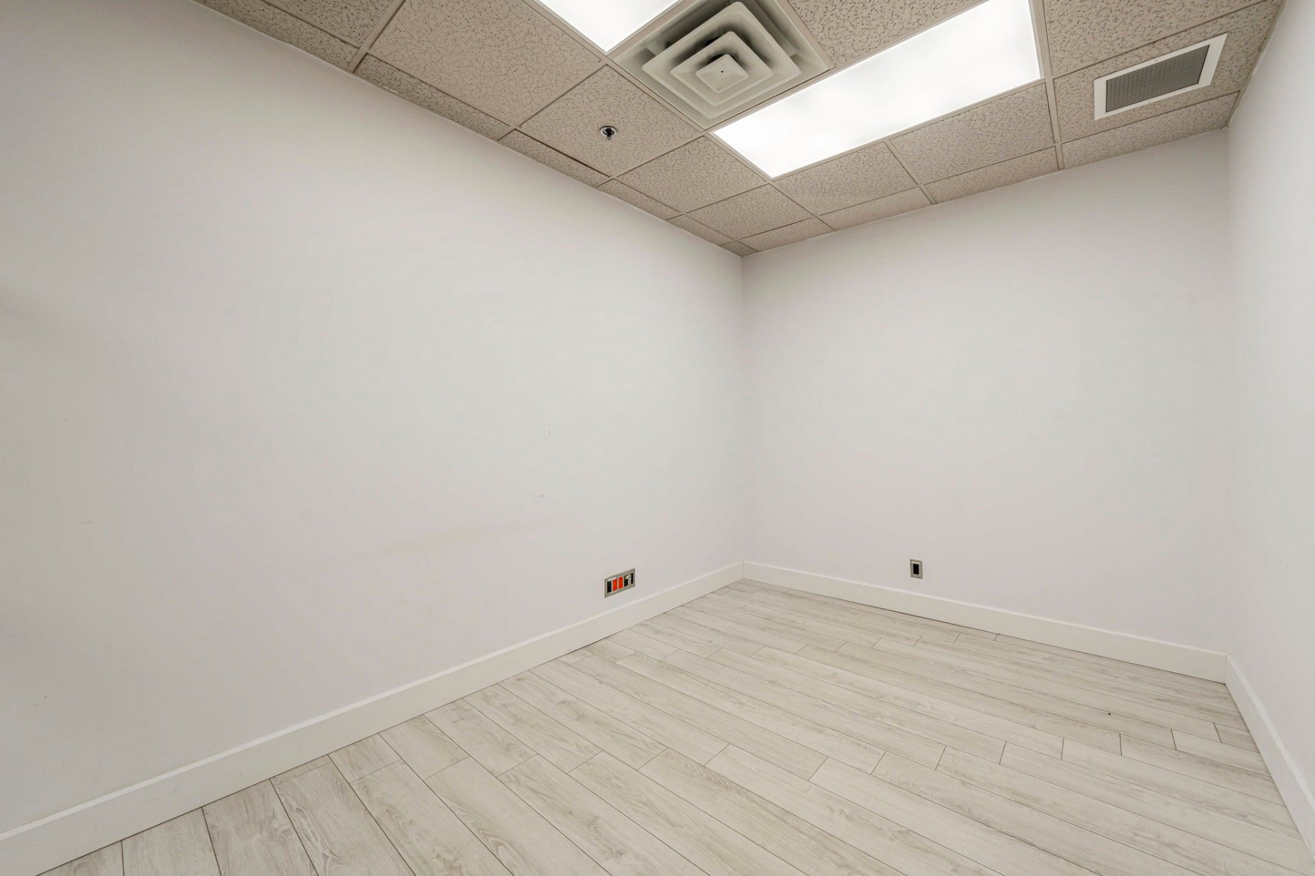 Photo - Office