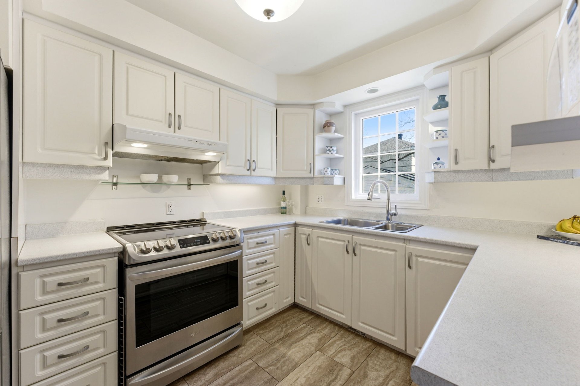 Photo - Kitchen
