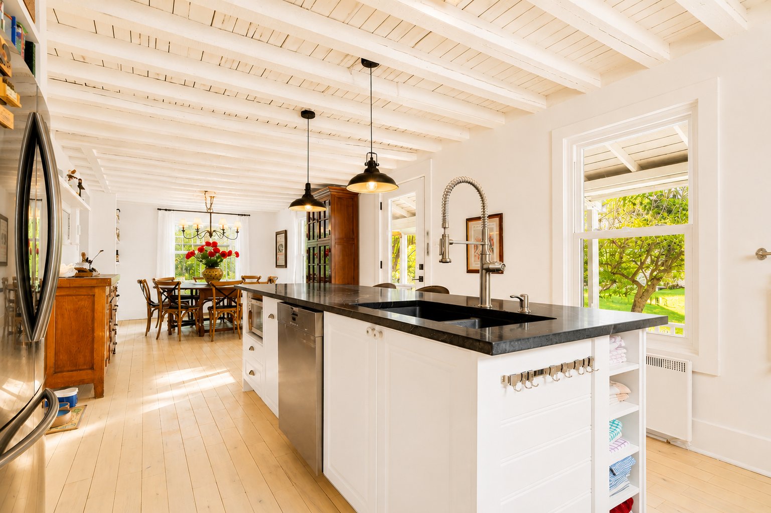 Photo - Kitchen