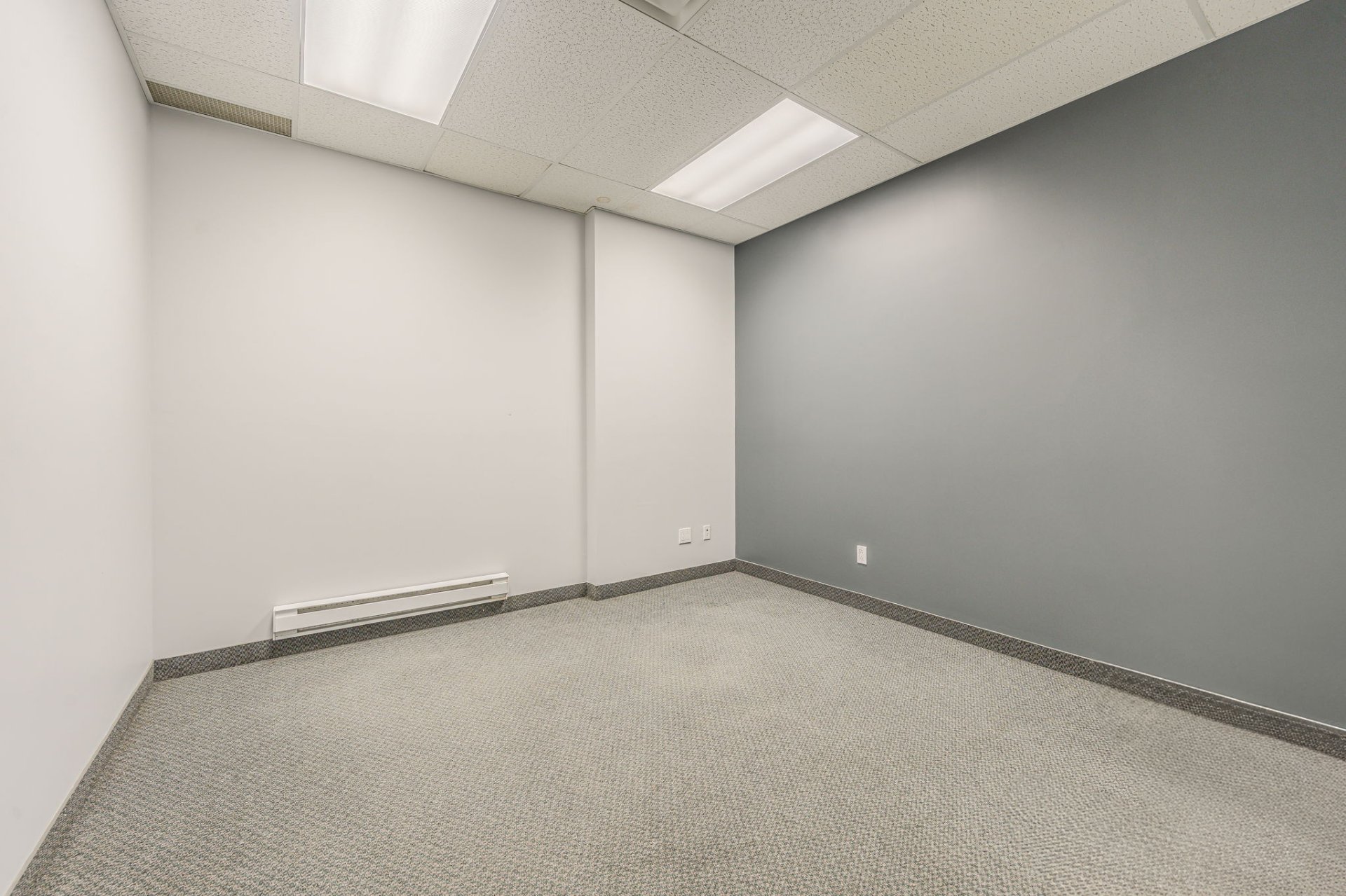 Photo - Bureau