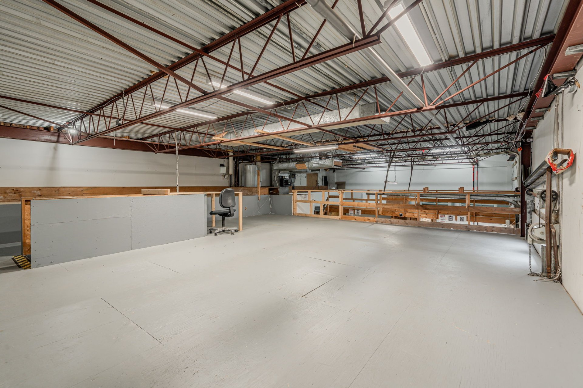 Photo - Mezzanine