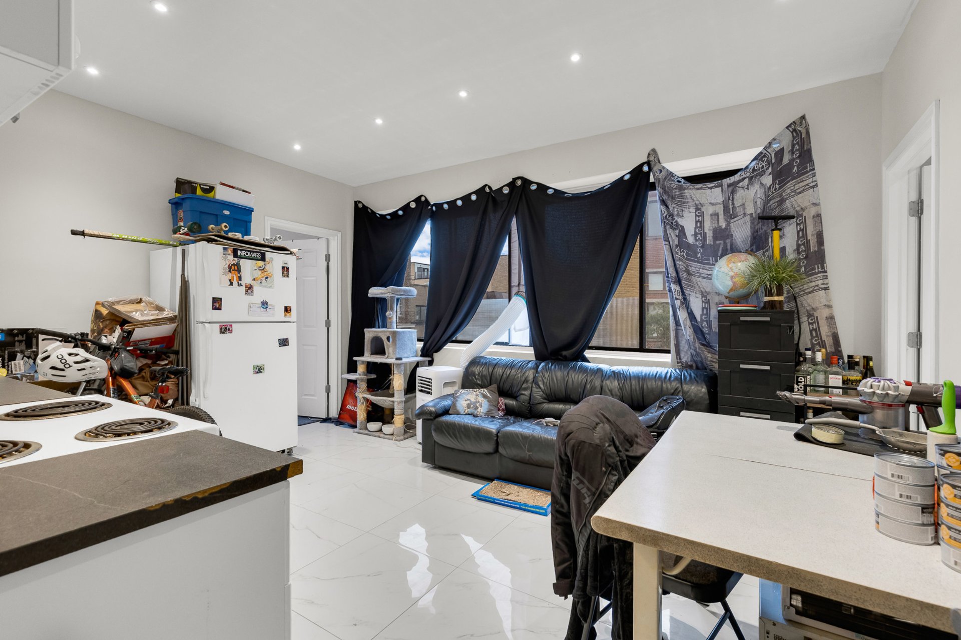 Photo - Interior