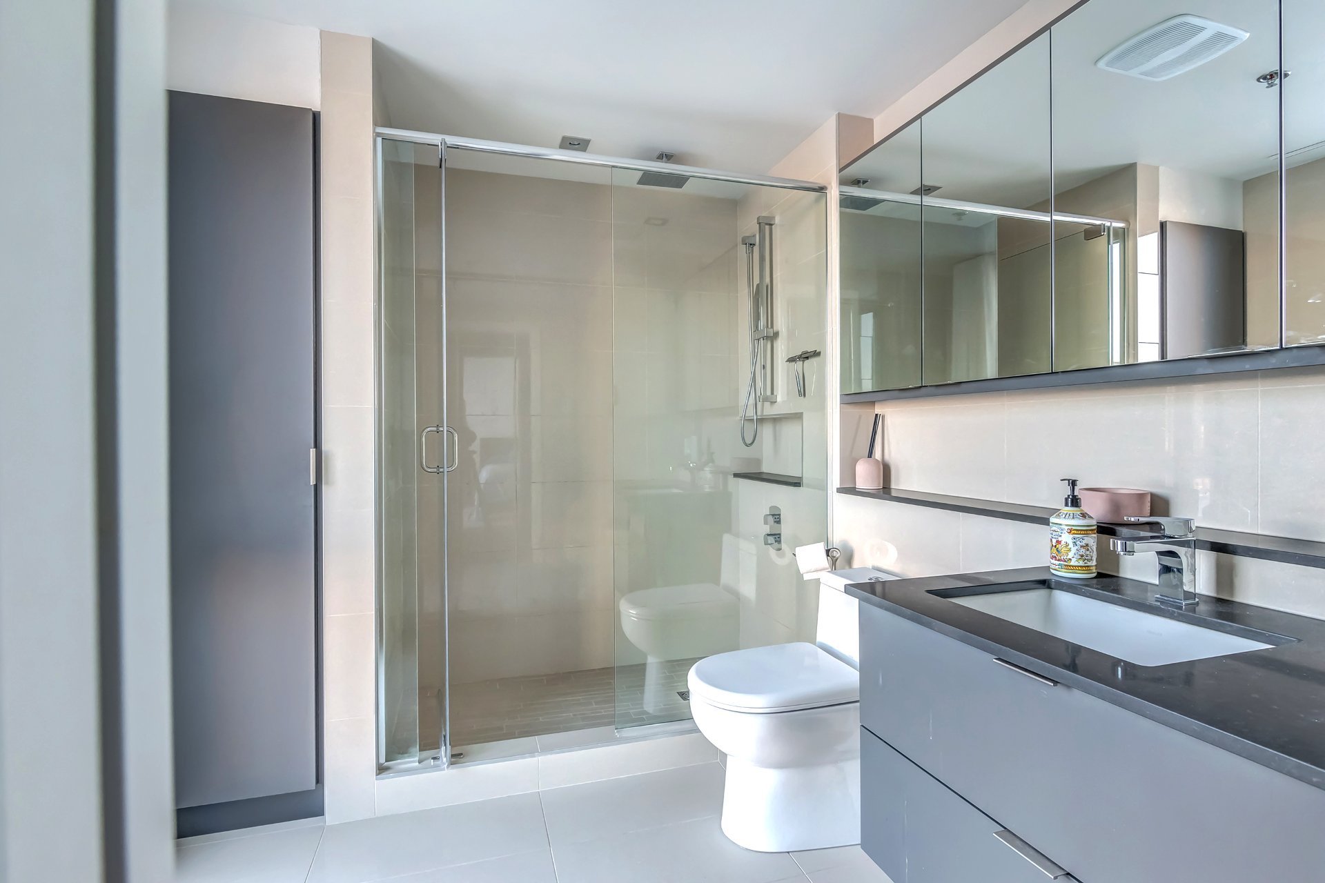 Photo - Salle de bains attenante à la CCP