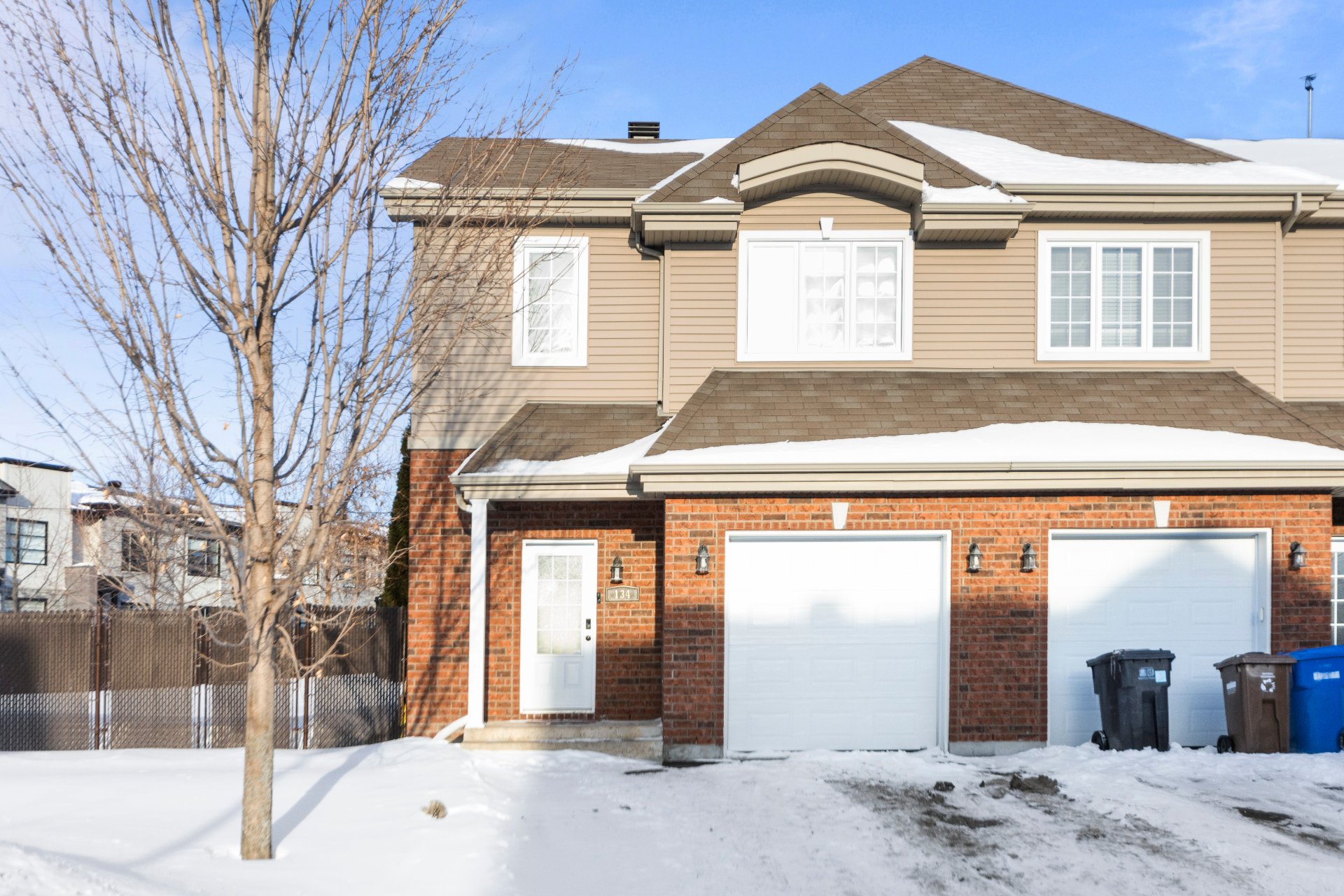 Photo - Exterior entrance