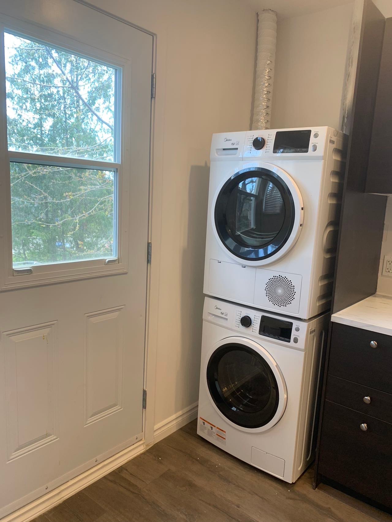 Photo - Laundry room