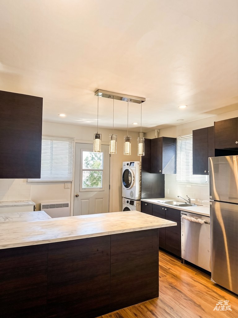 Photo - Kitchen