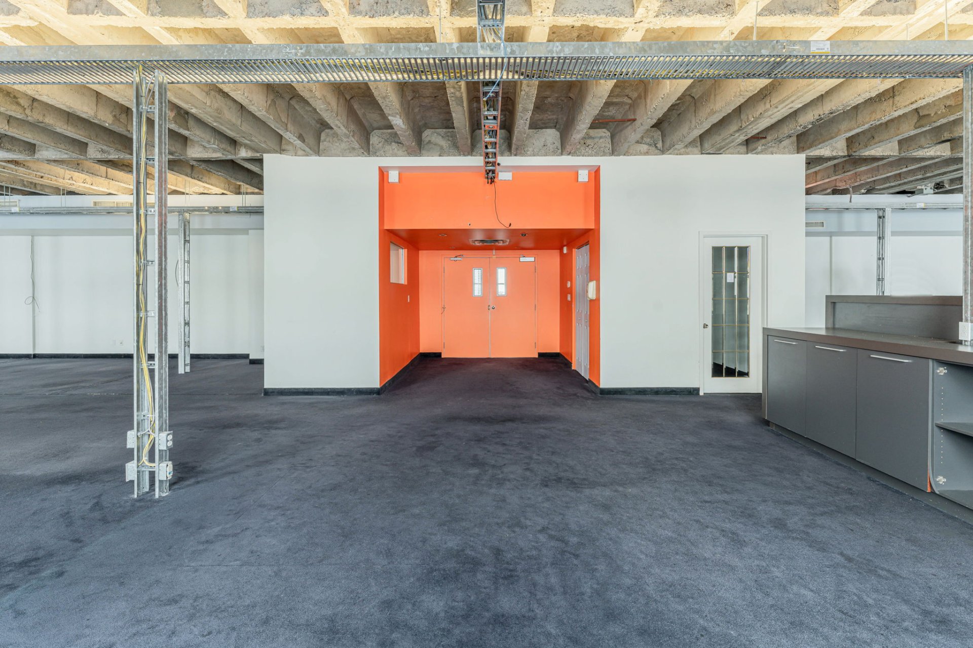 Photo - Interior