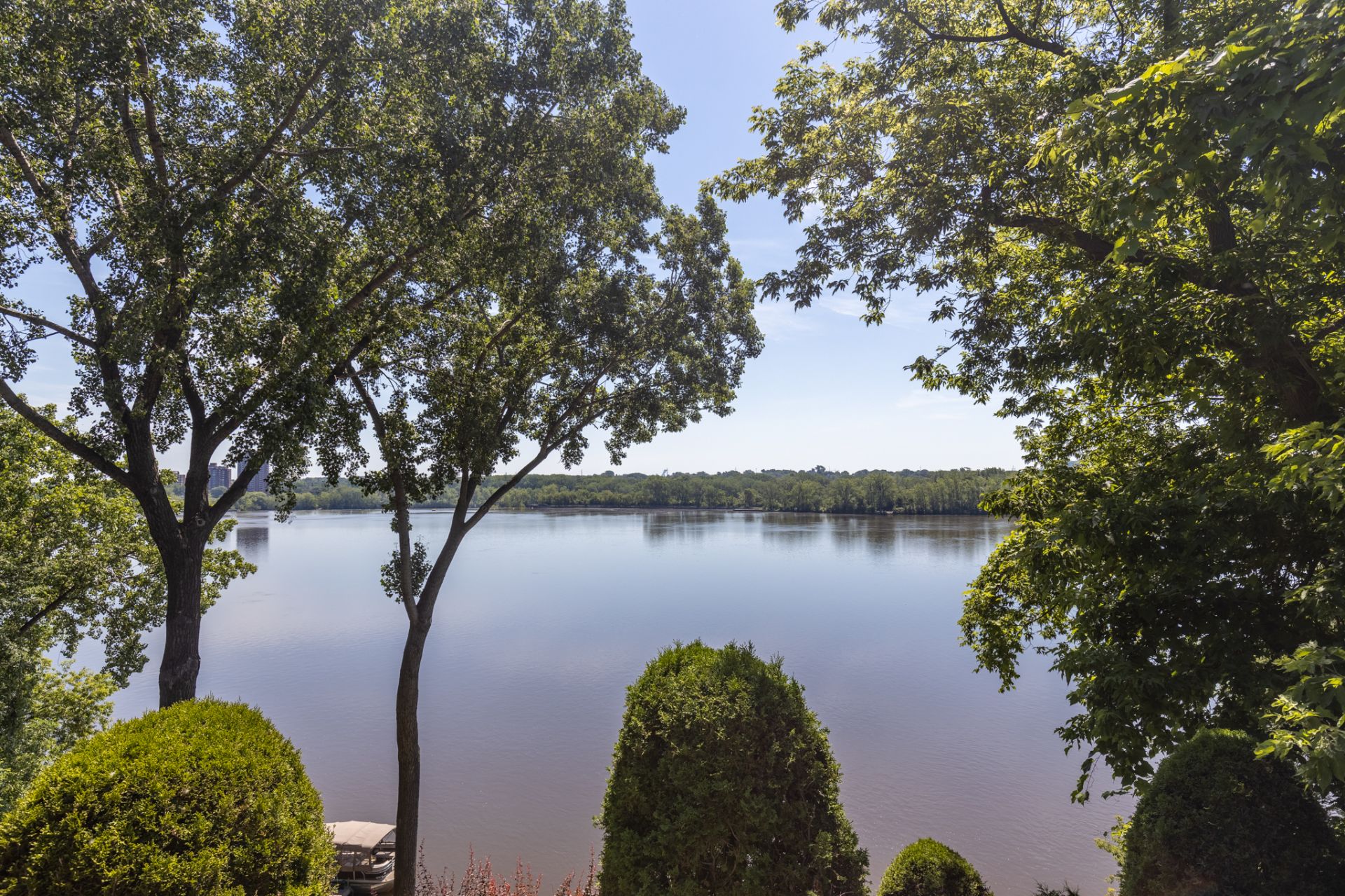 Photo - Vue sur l'eau
