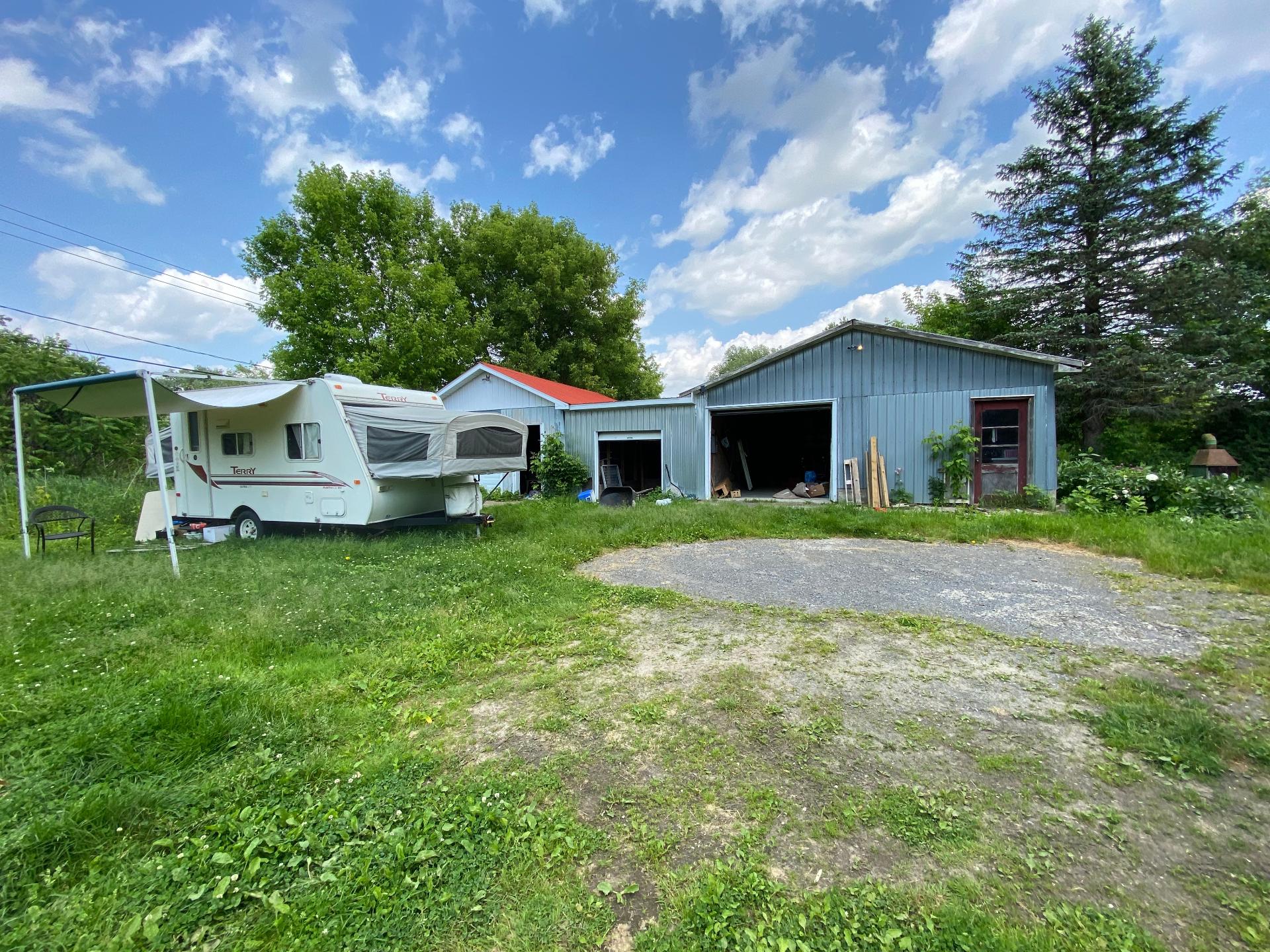 Photo - Garage