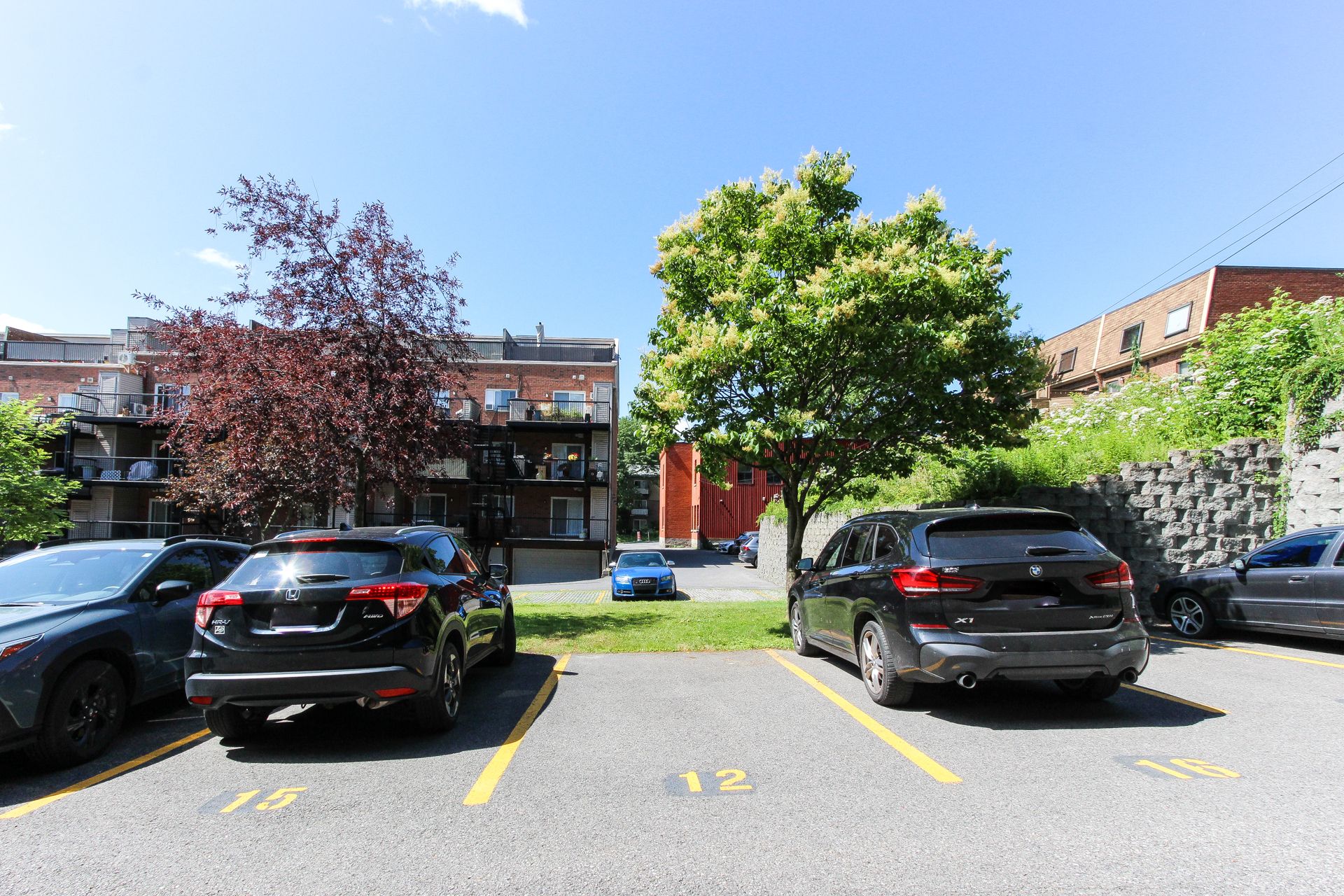 Photo - Stationnement