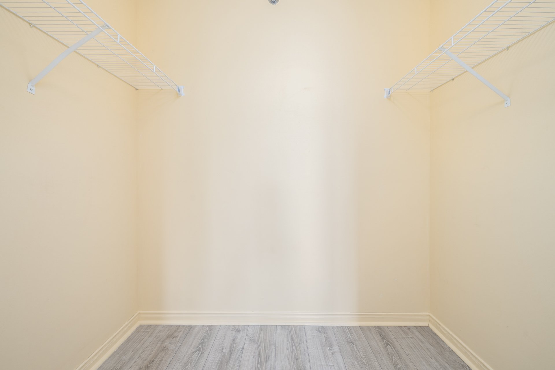 Photo - Penderie (Walk-in)