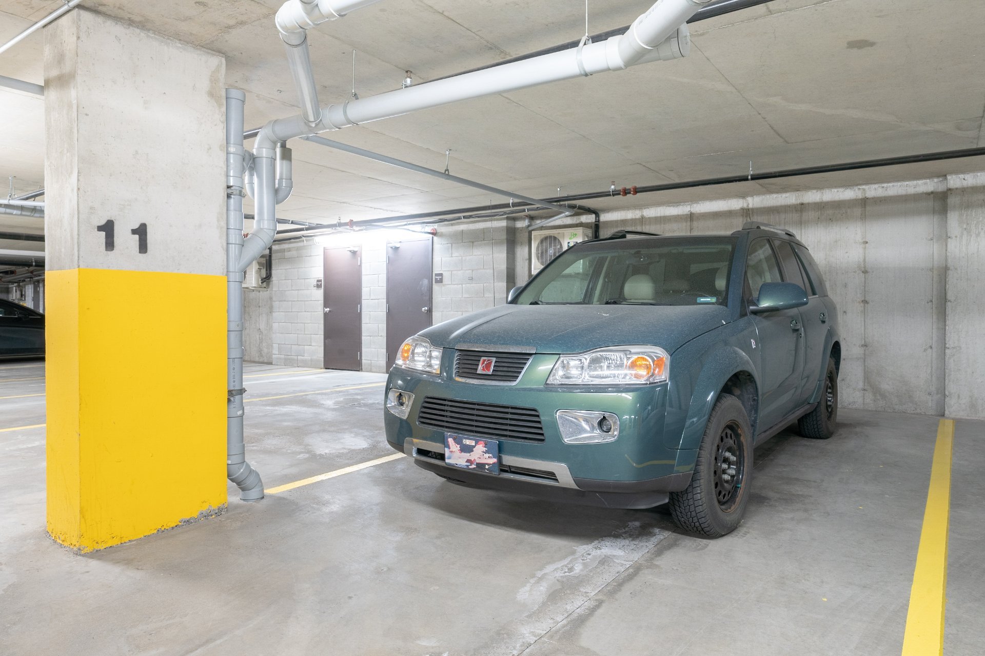 Photo - Garage