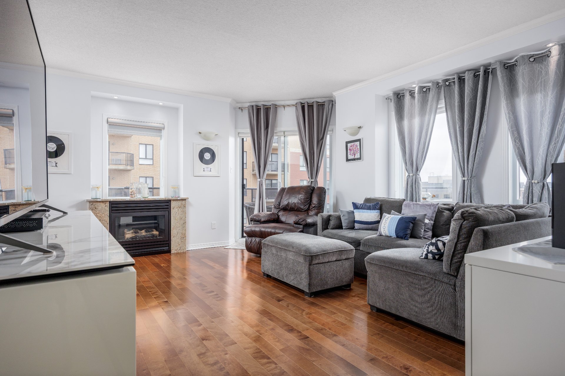 Photo - Living room