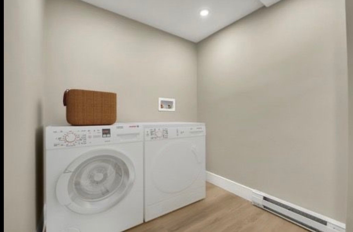 Photo - Laundry room