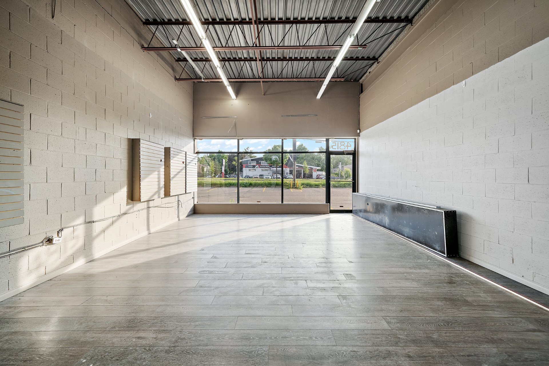 Photo - Interior