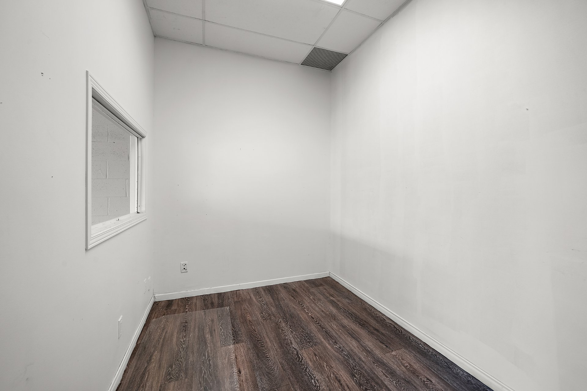 Photo - Office