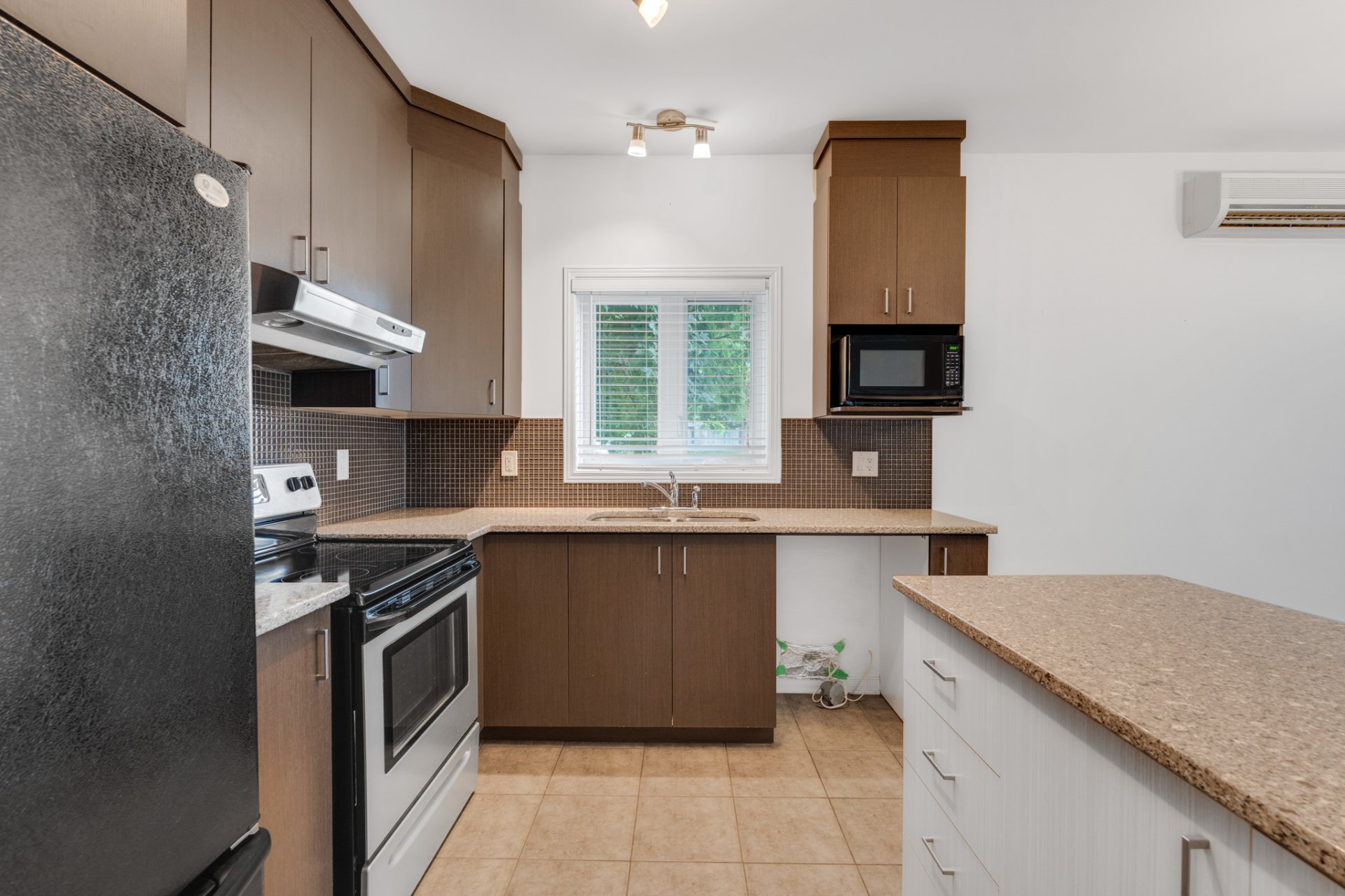 Photo - Kitchen