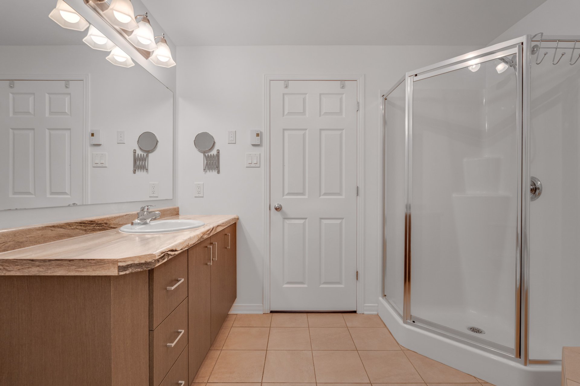 Photo - Bathroom