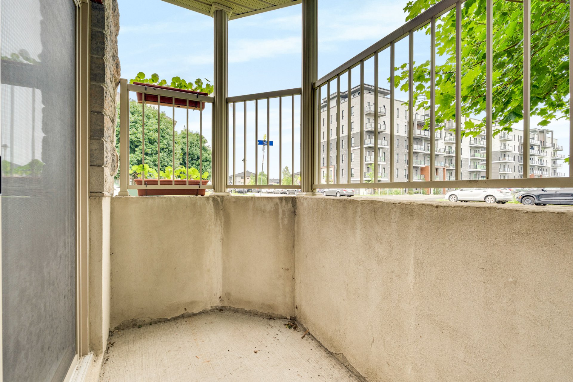 Photo - Frontage