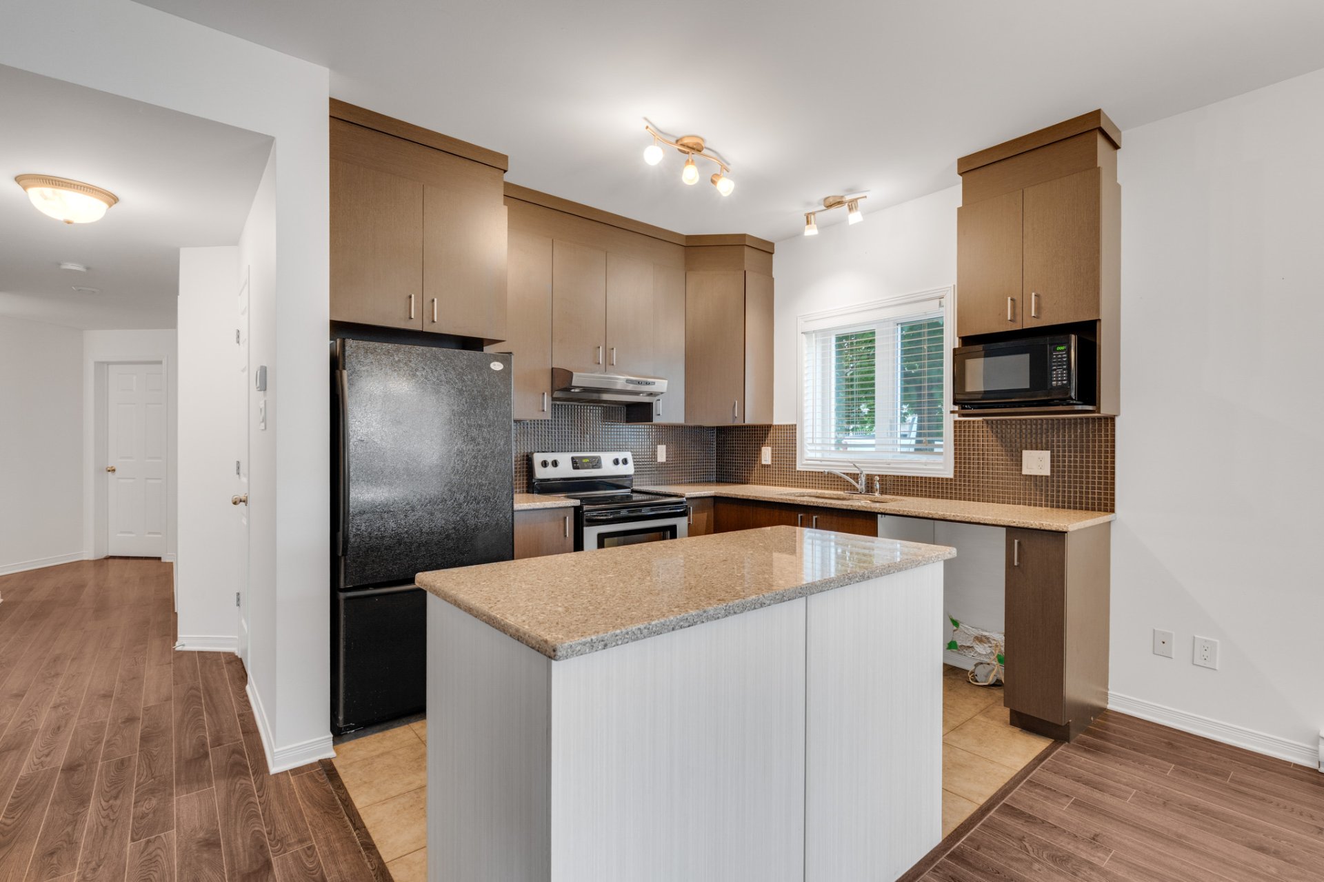 Photo - Kitchen