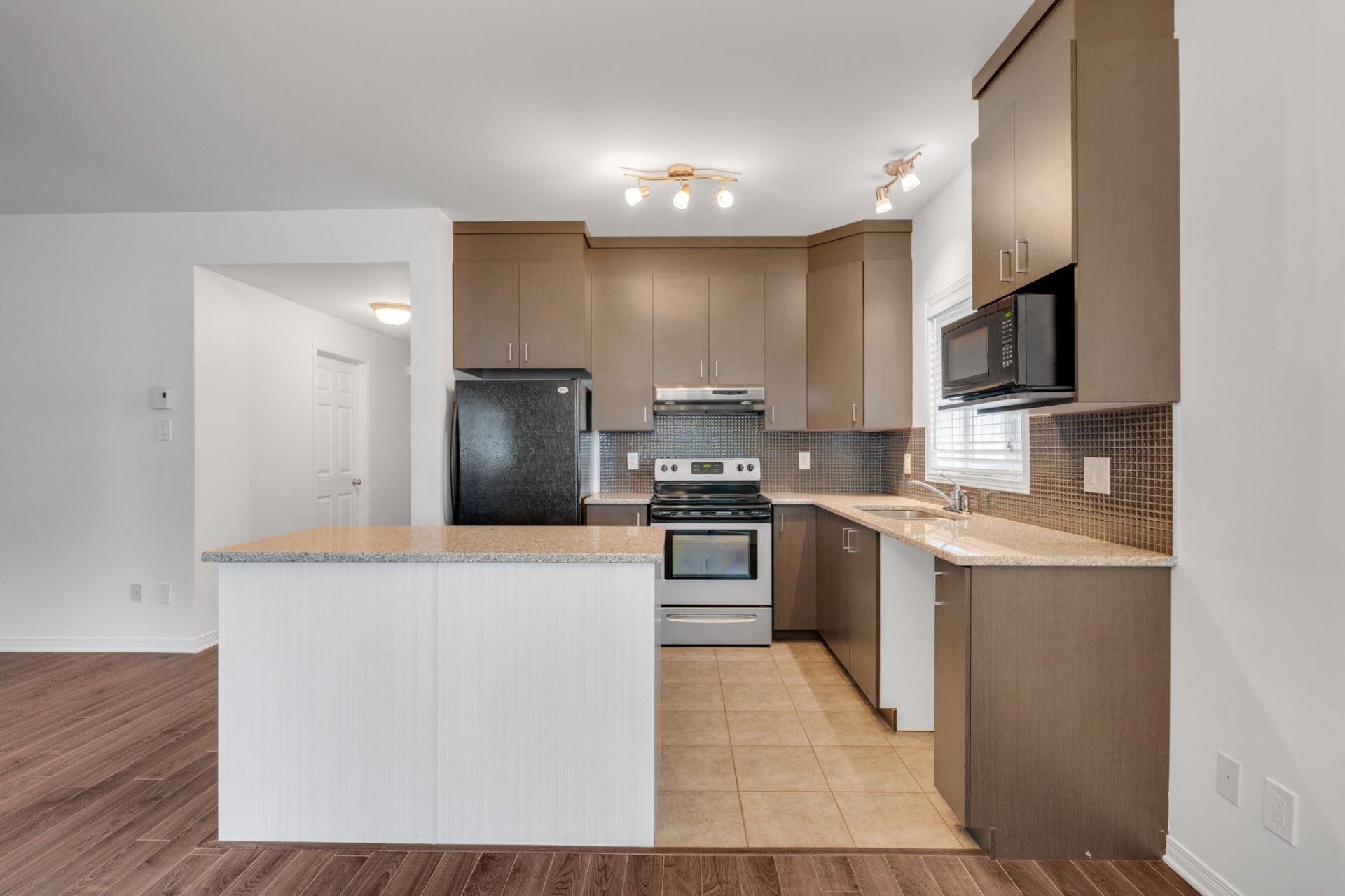 Photo - Kitchen