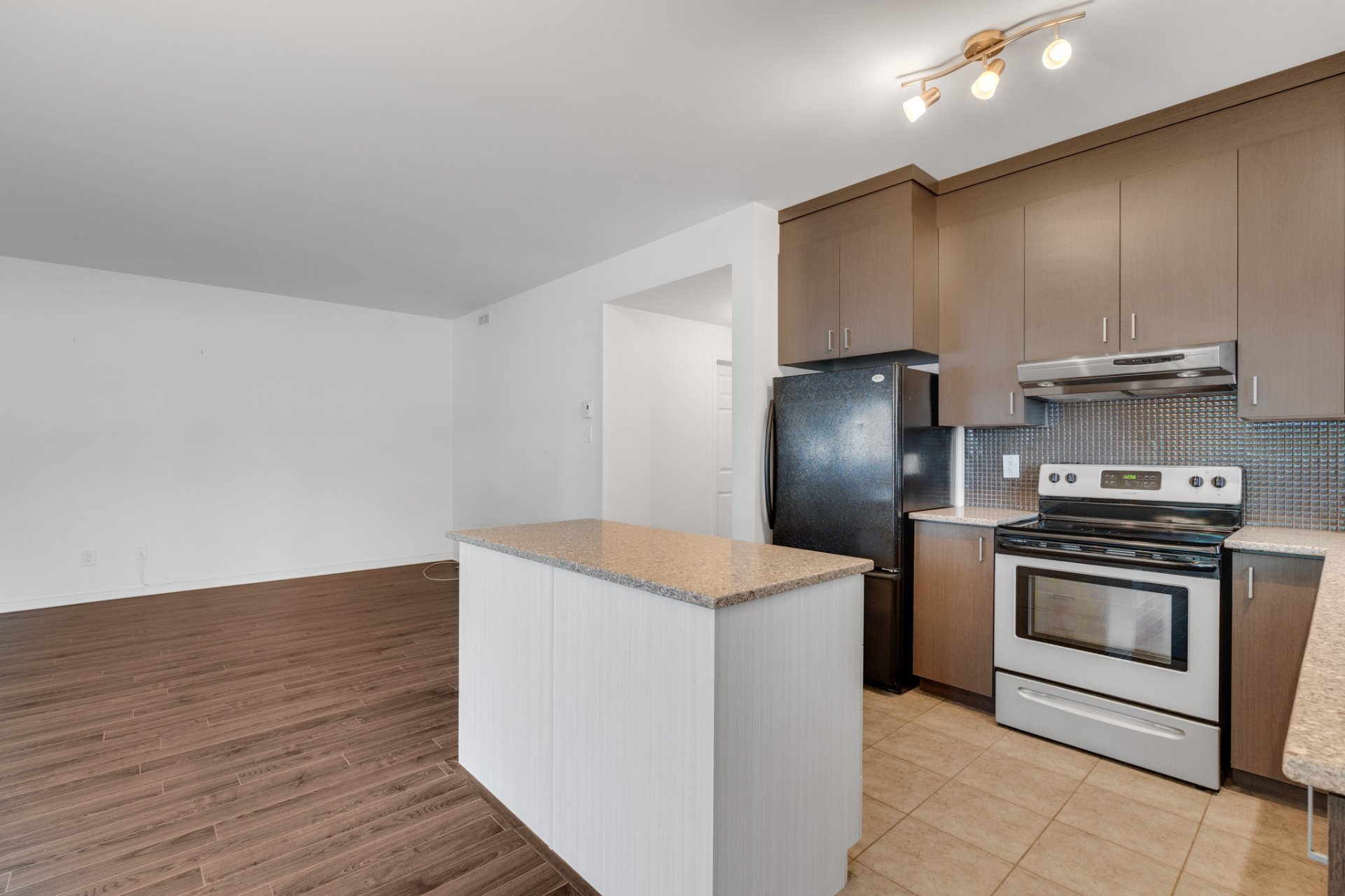 Photo - Kitchen