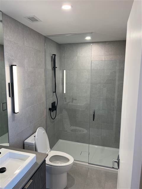 Photo - Ensuite bathroom