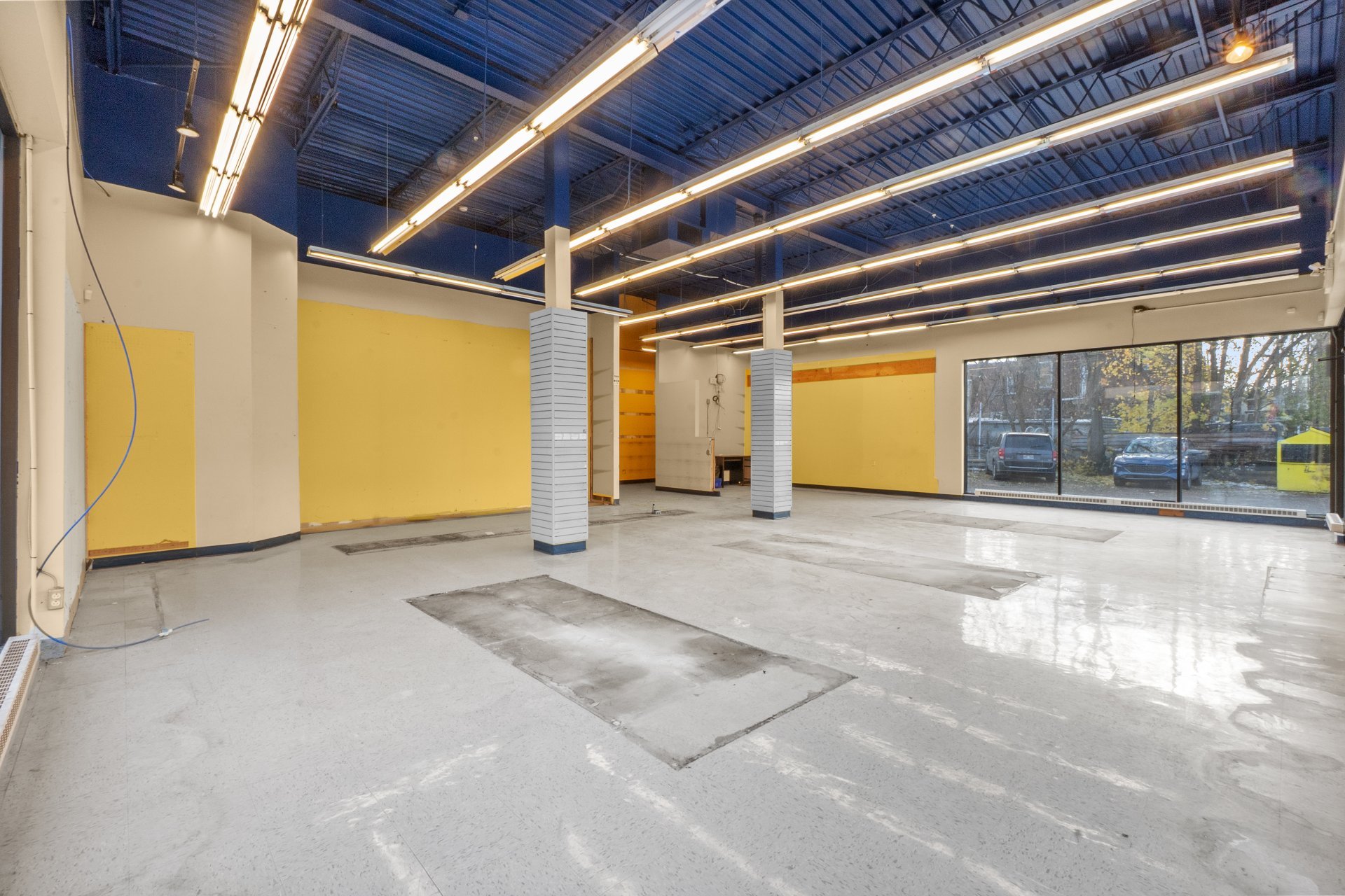 Photo - Interior