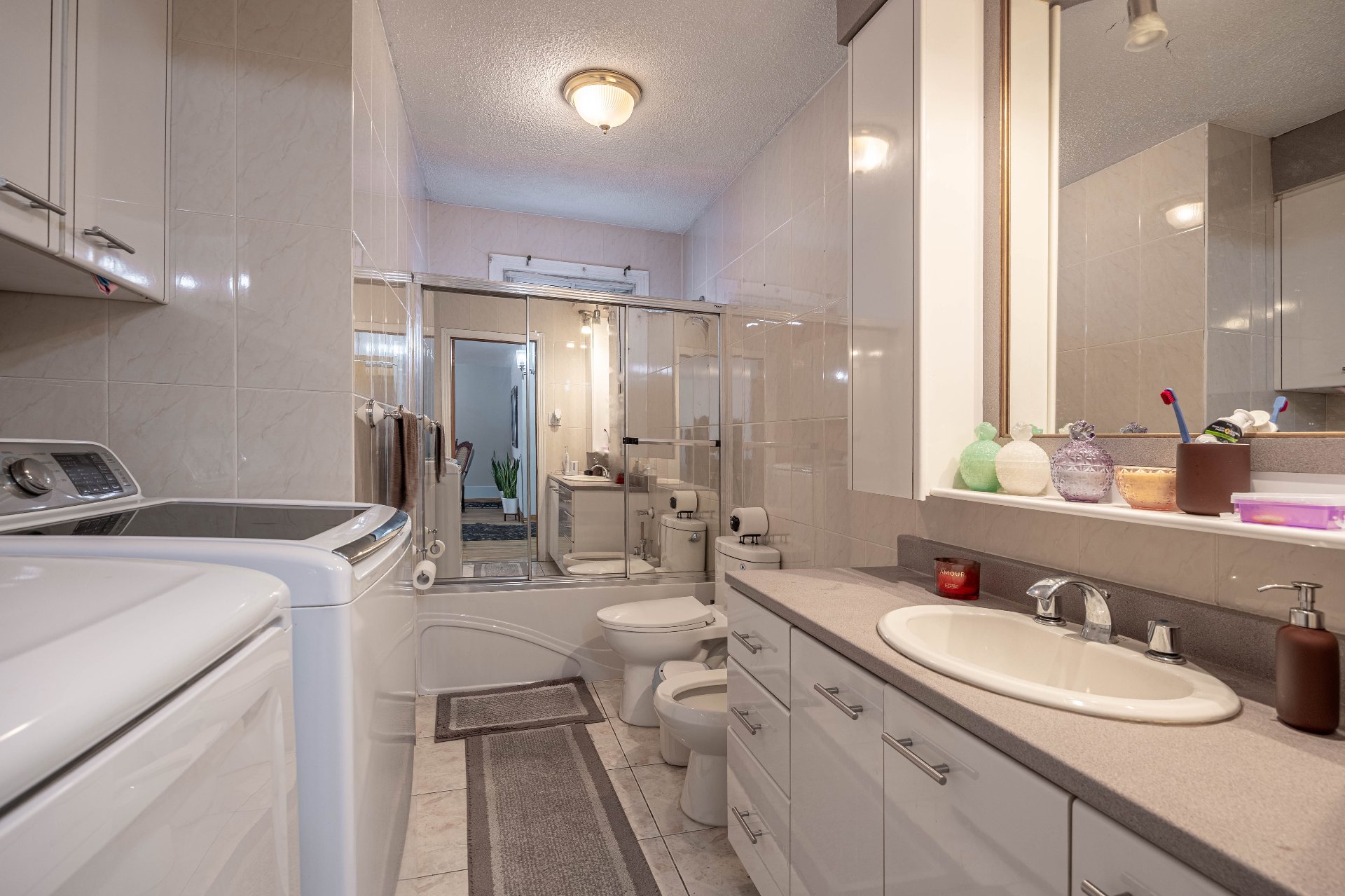 Photo - Kitchen