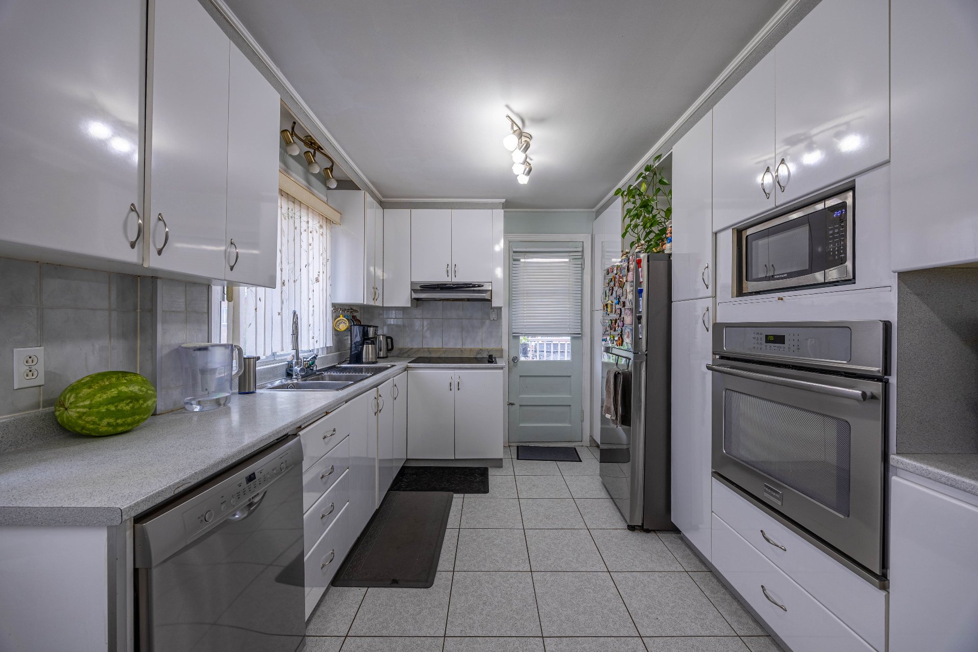 Photo - Kitchen