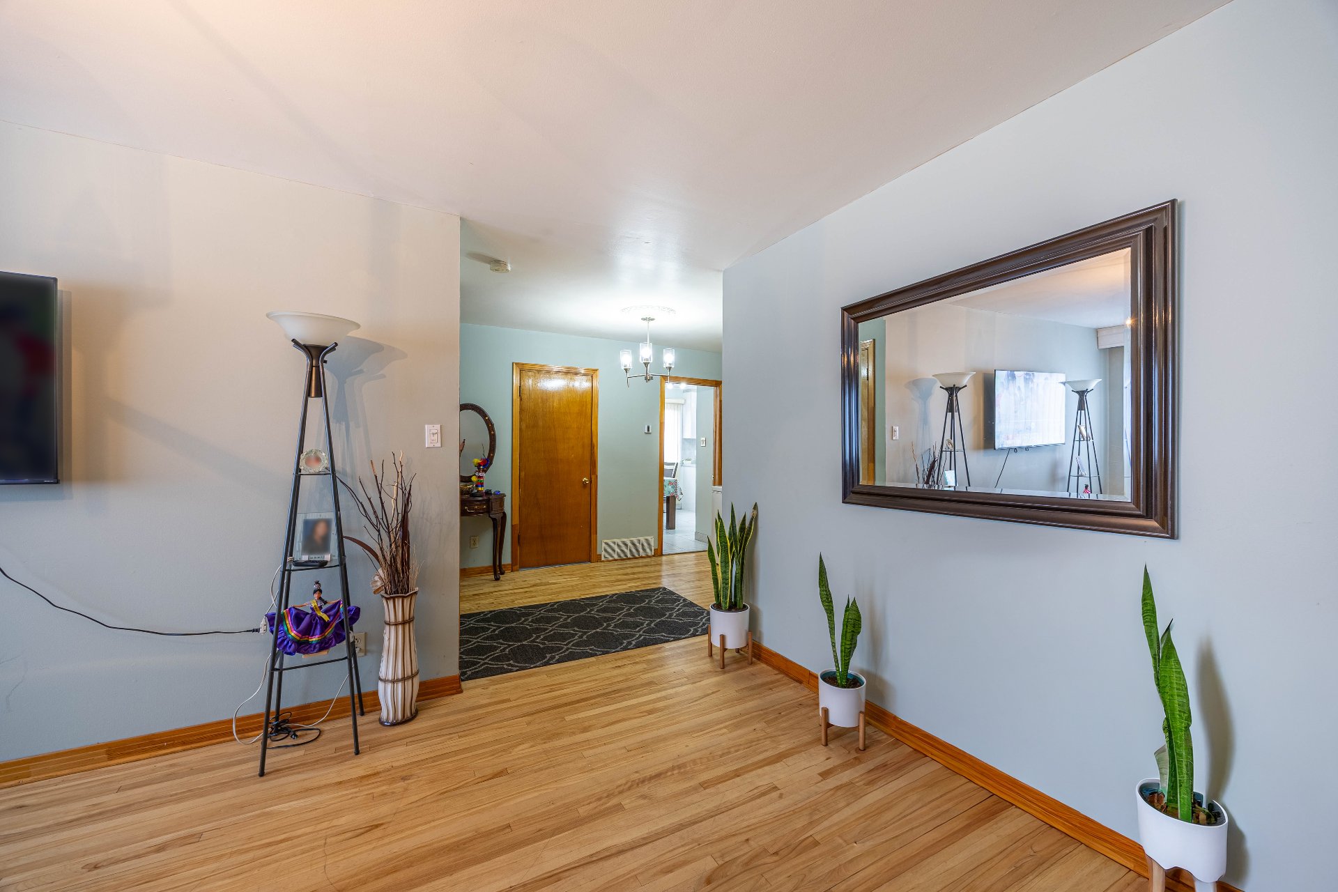 Photo - Hallway