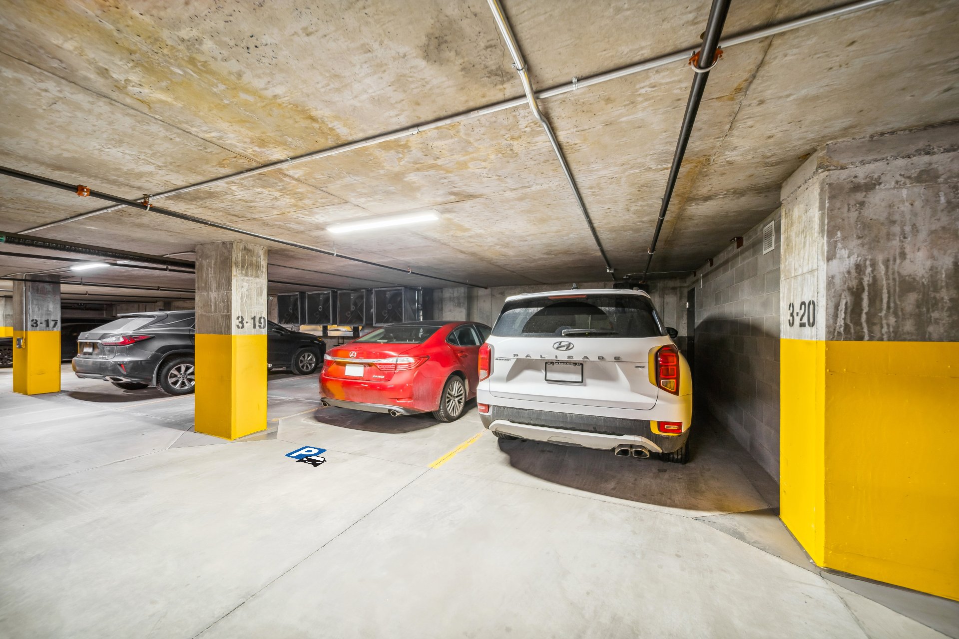 Photo - Garage