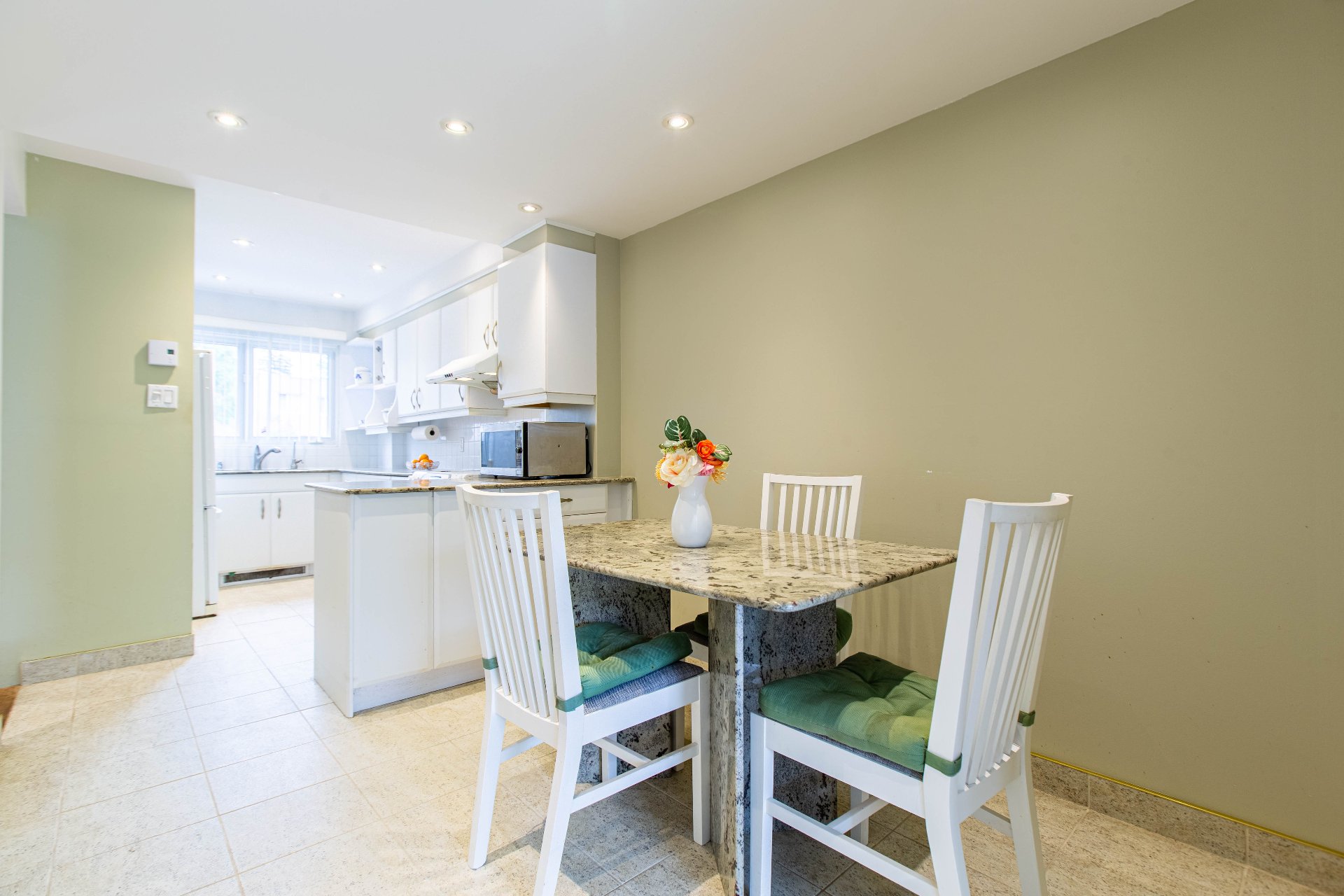 Photo - Dining room