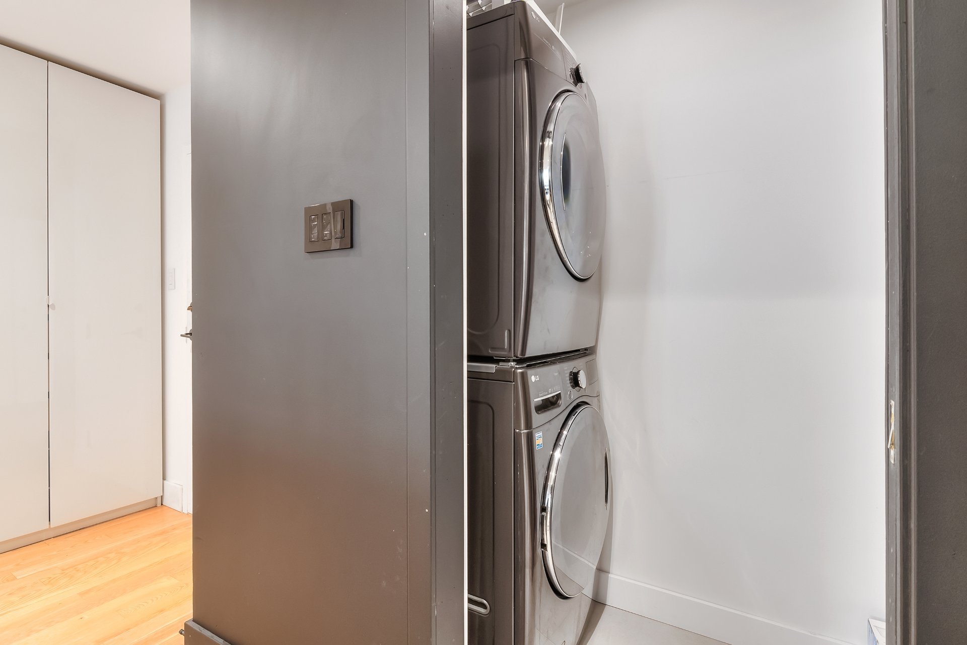 Photo - Laundry room
